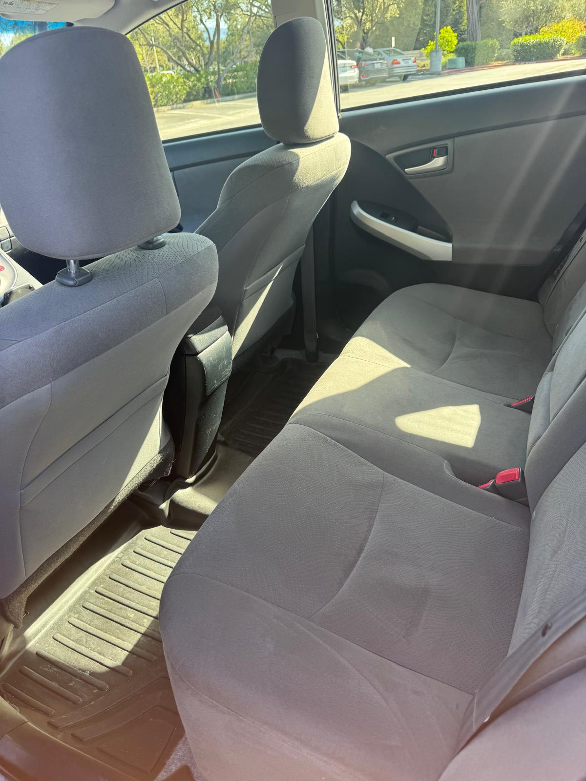 TOYOTA PRIUS 5