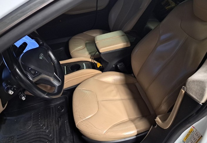 2014 Tesla Model S P85D 6