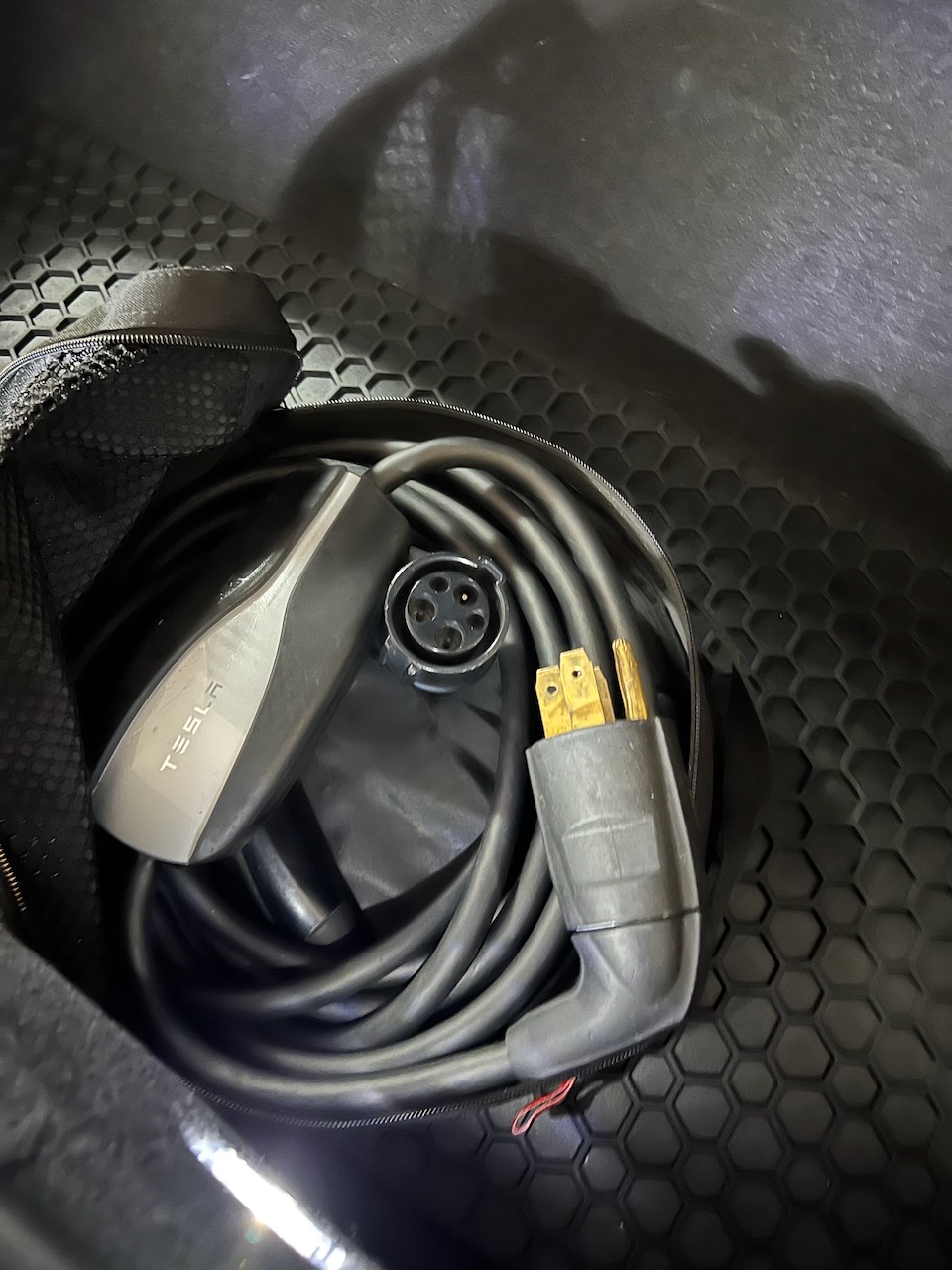 Tesla Model X 75D UNLIMITED FREE LIFETIME Supercharging 11