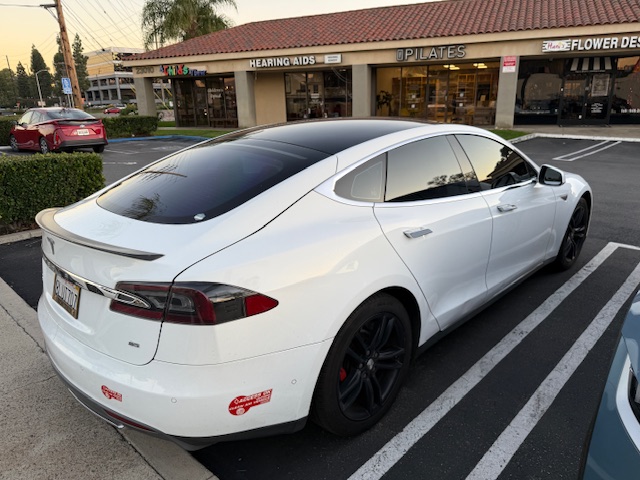 Tesla Model S 85 8