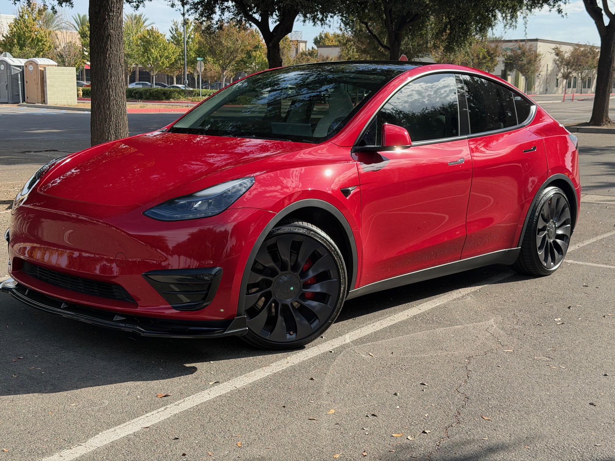 TESLA MODEL Y PERFORMANCE 2