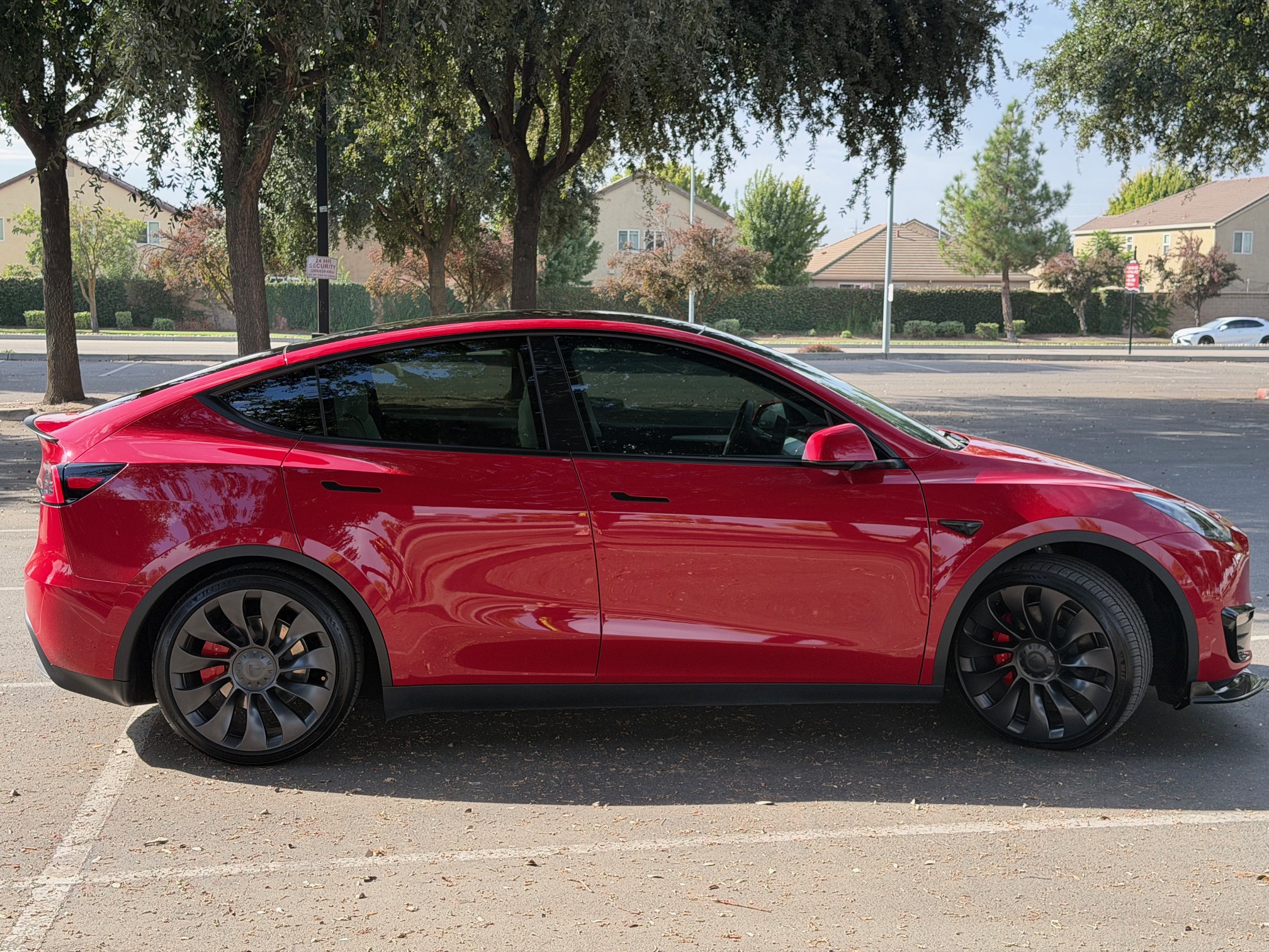 TESLA MODEL Y PERFORMANCE 3