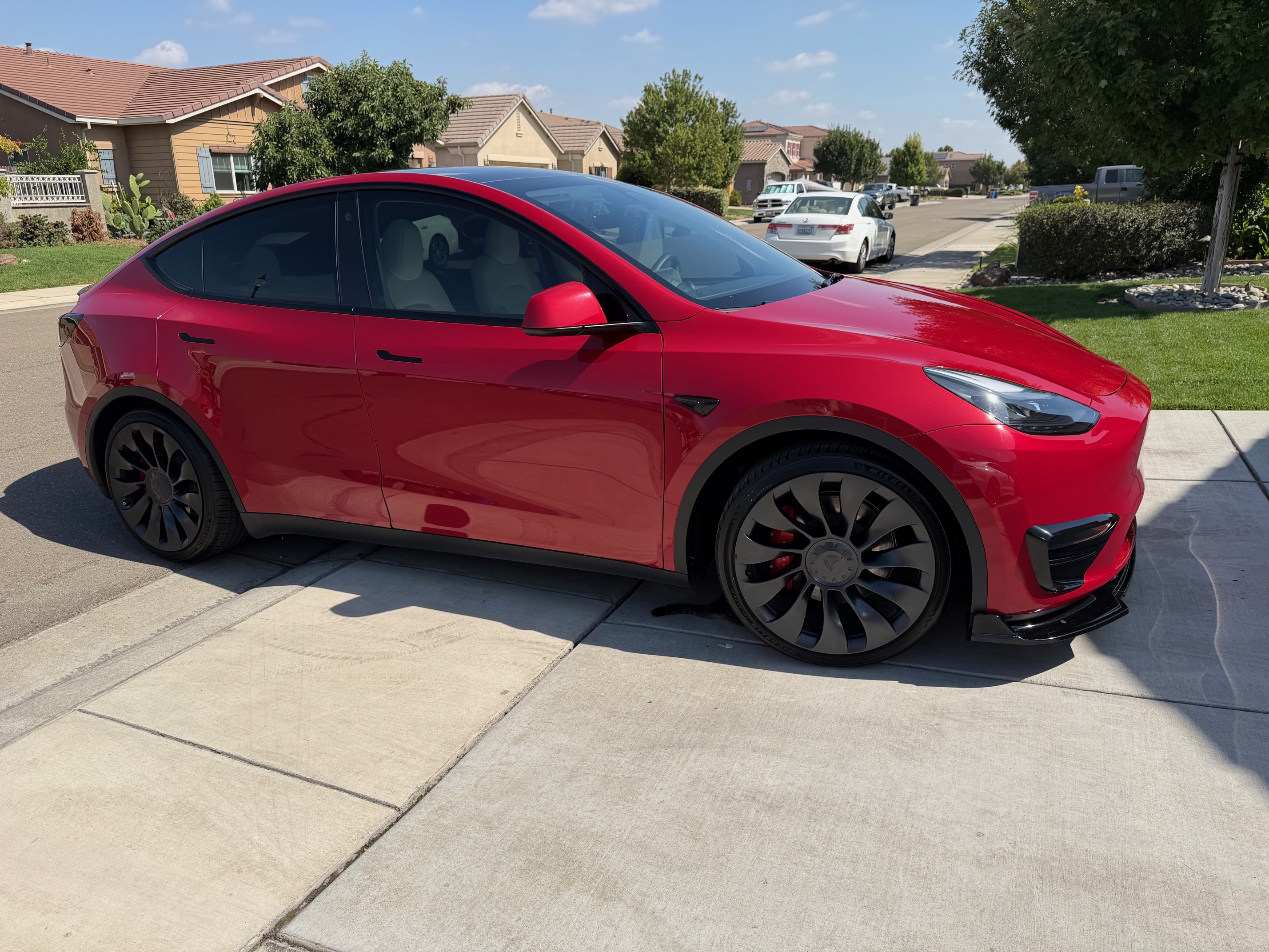 TESLA MODEL Y PERFORMANCE 6