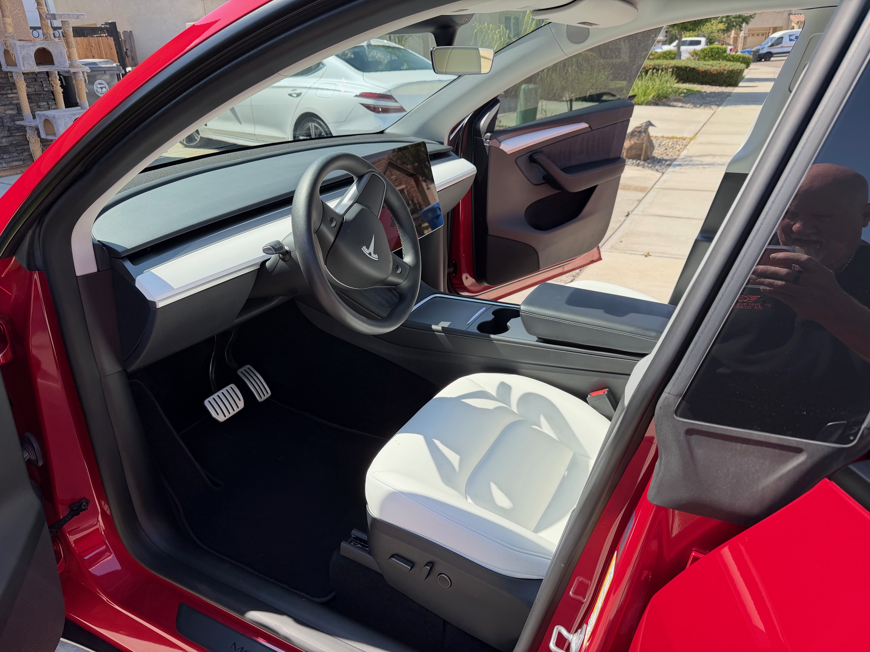 TESLA MODEL Y PERFORMANCE 8
