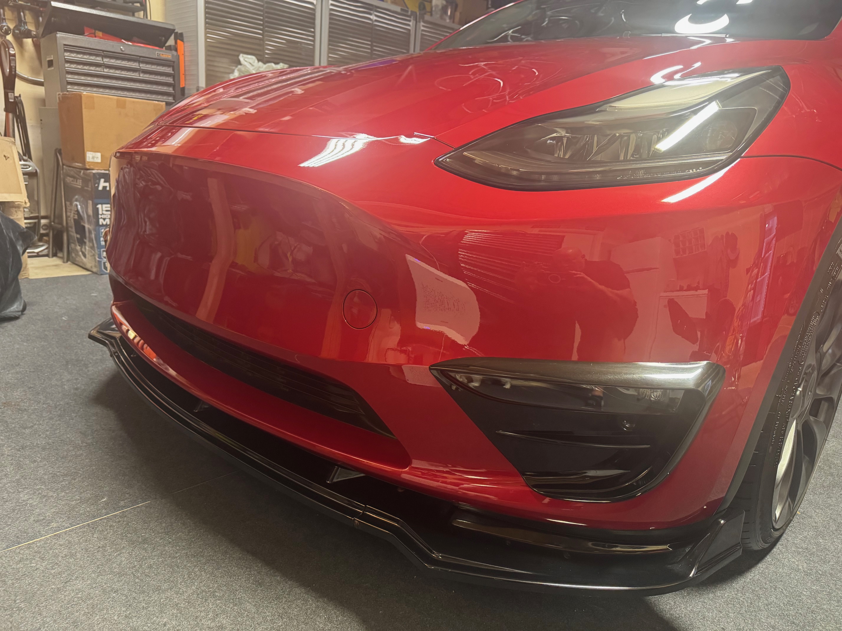 TESLA MODEL Y PERFORMANCE 12