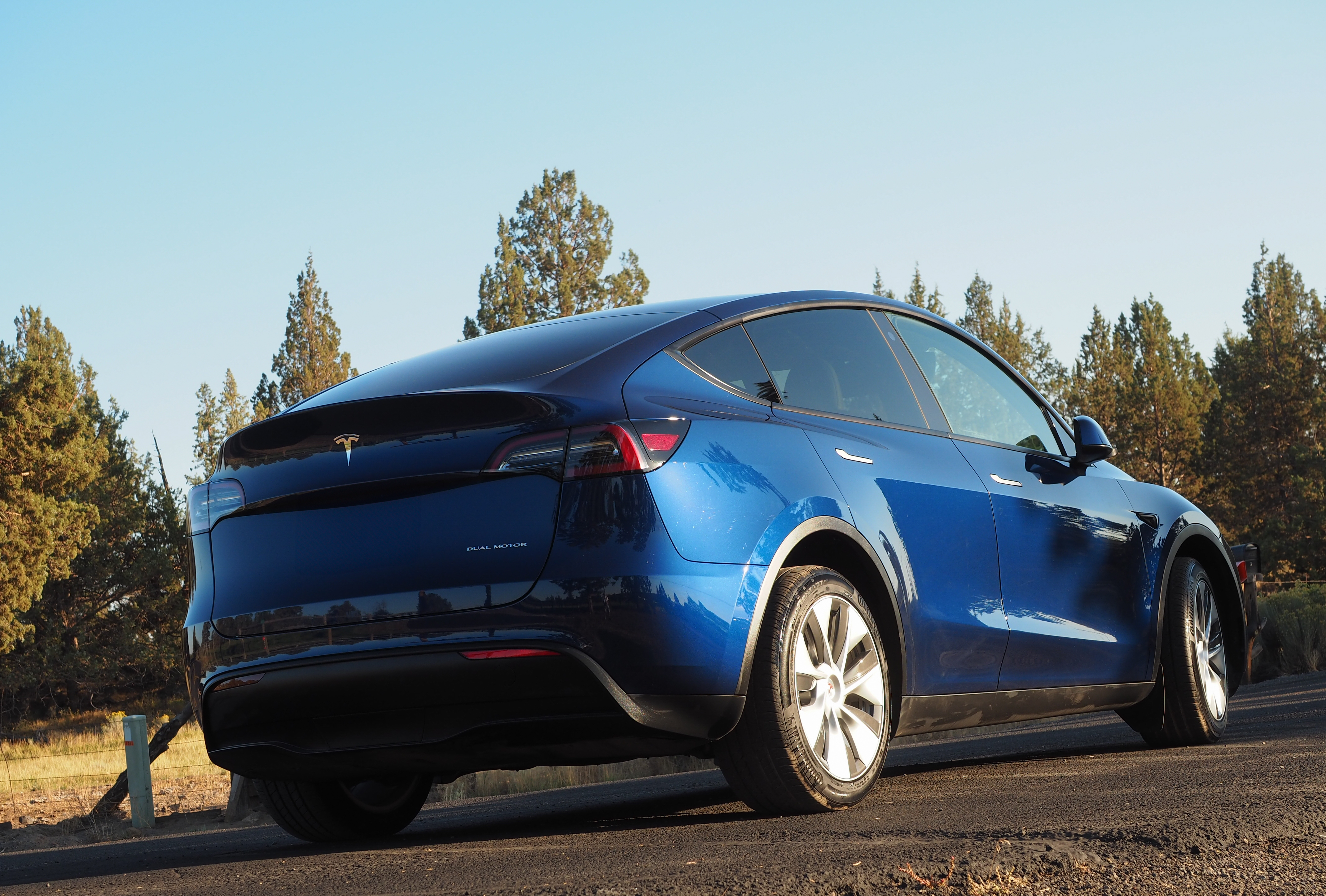 Tesla Model Y Long Range 2