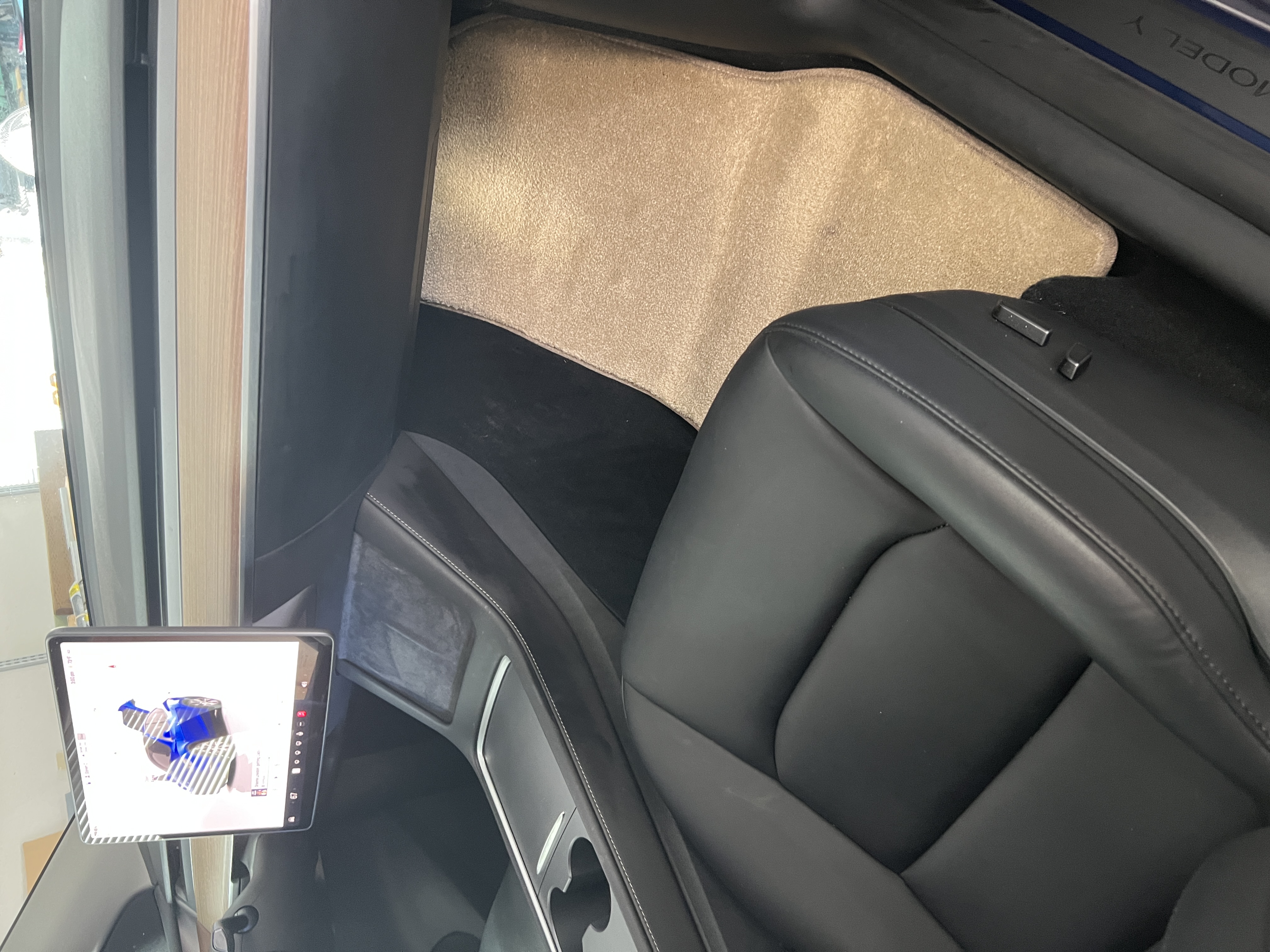 Tesla Model Y Long Range 9