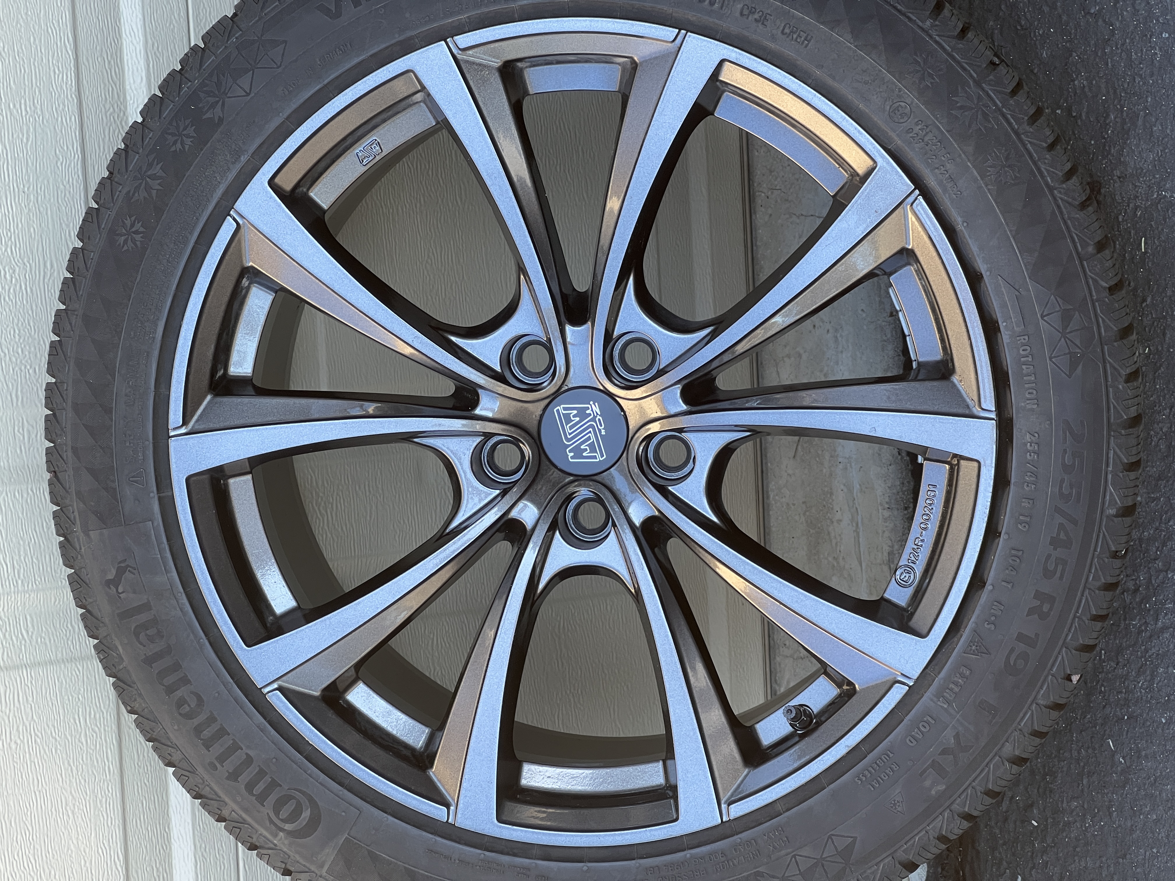 Tesla Model Y Long Range 11