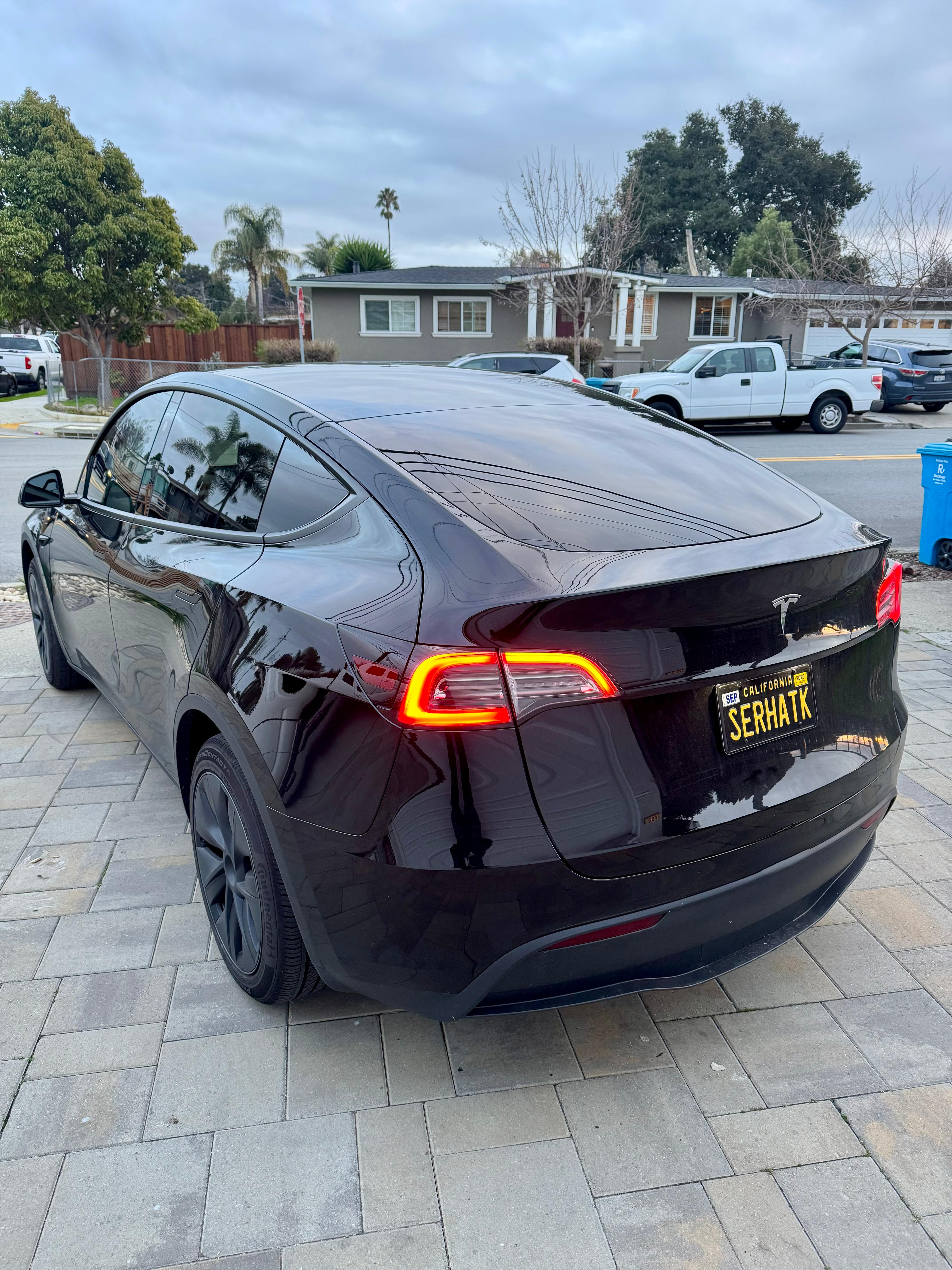 Tesla Model Y 3