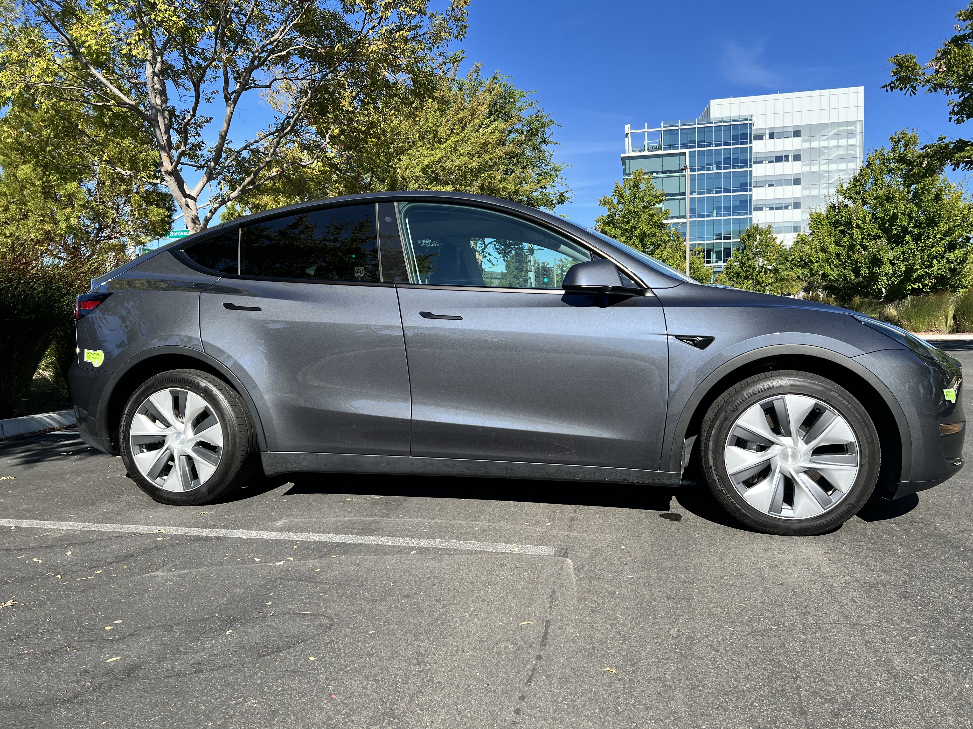 Tesla Model Y 6