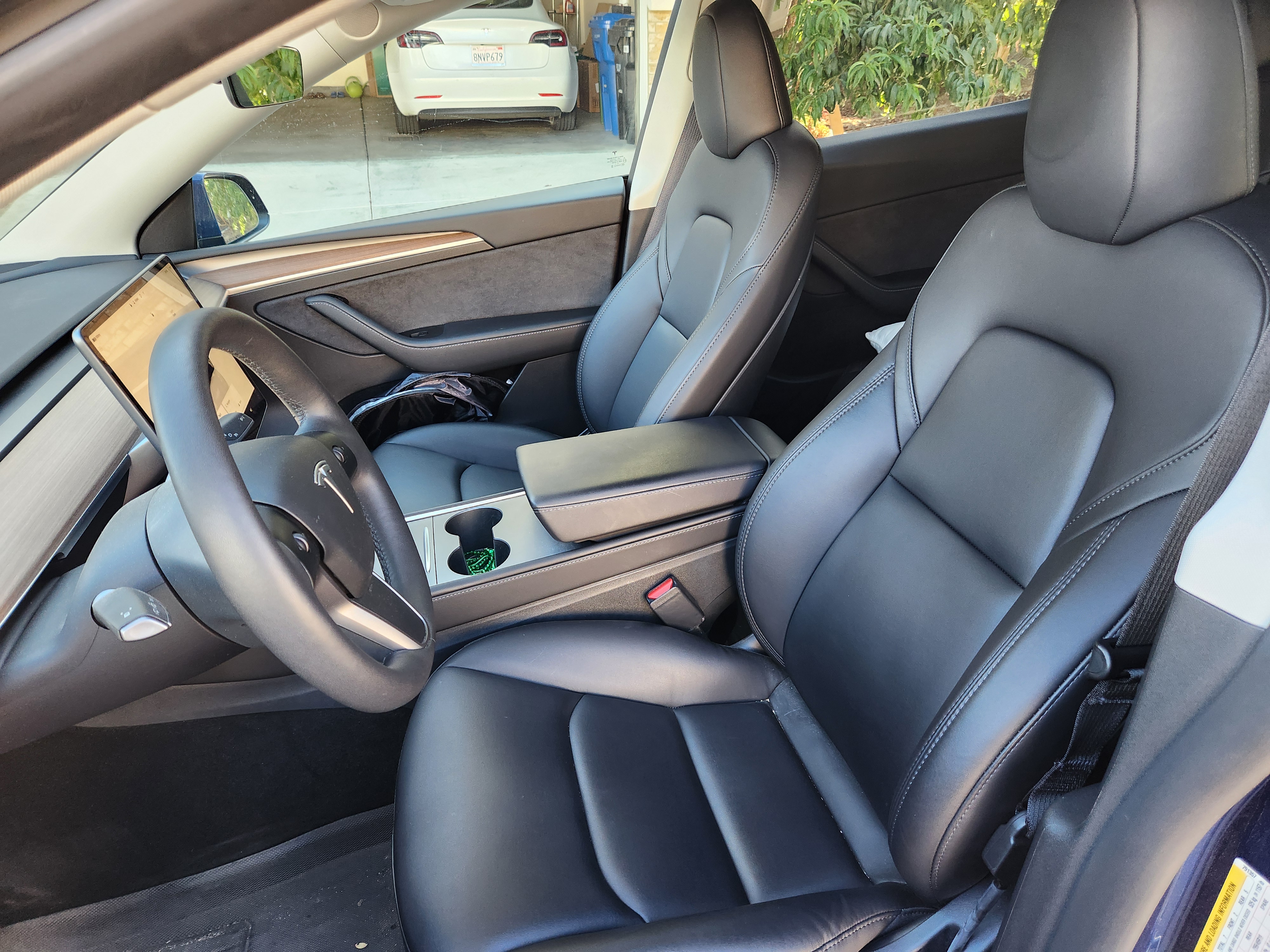 Tesla Model y 6