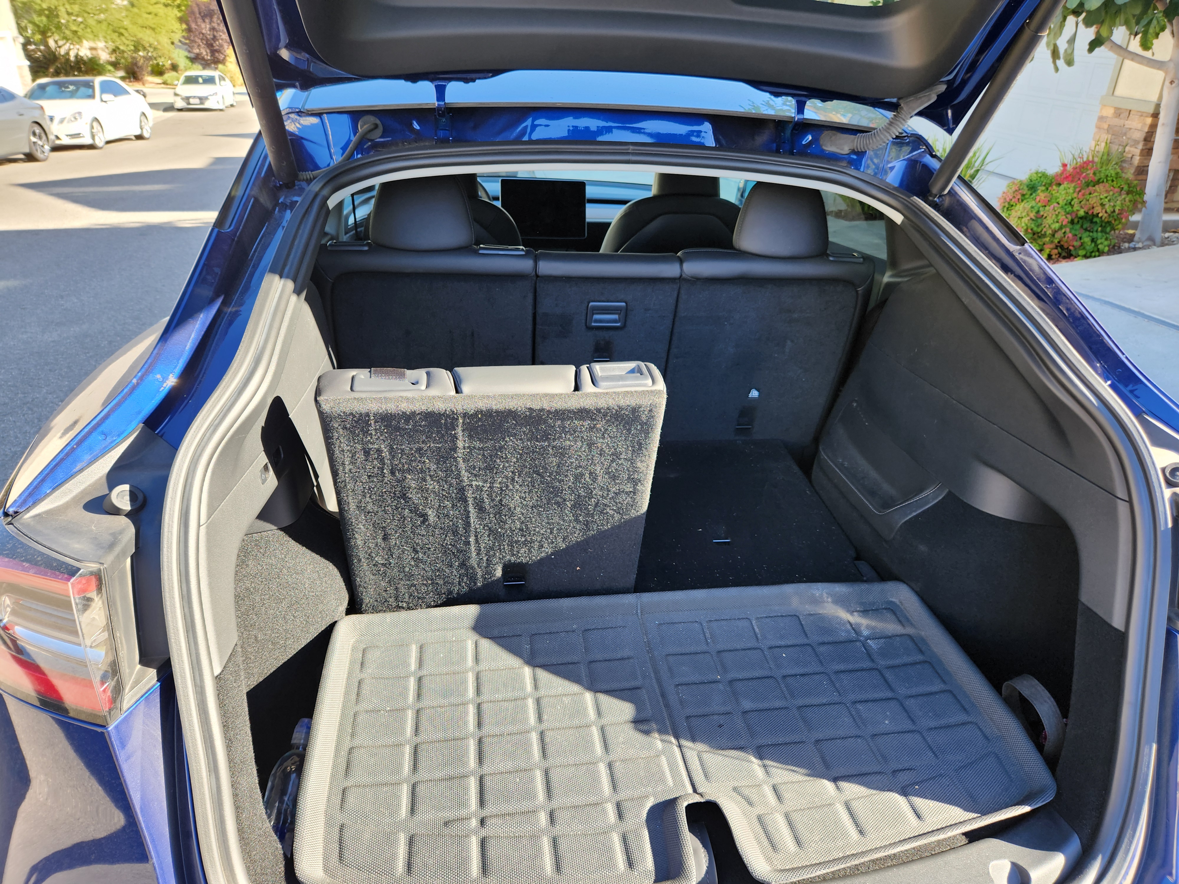 Tesla Model y 11