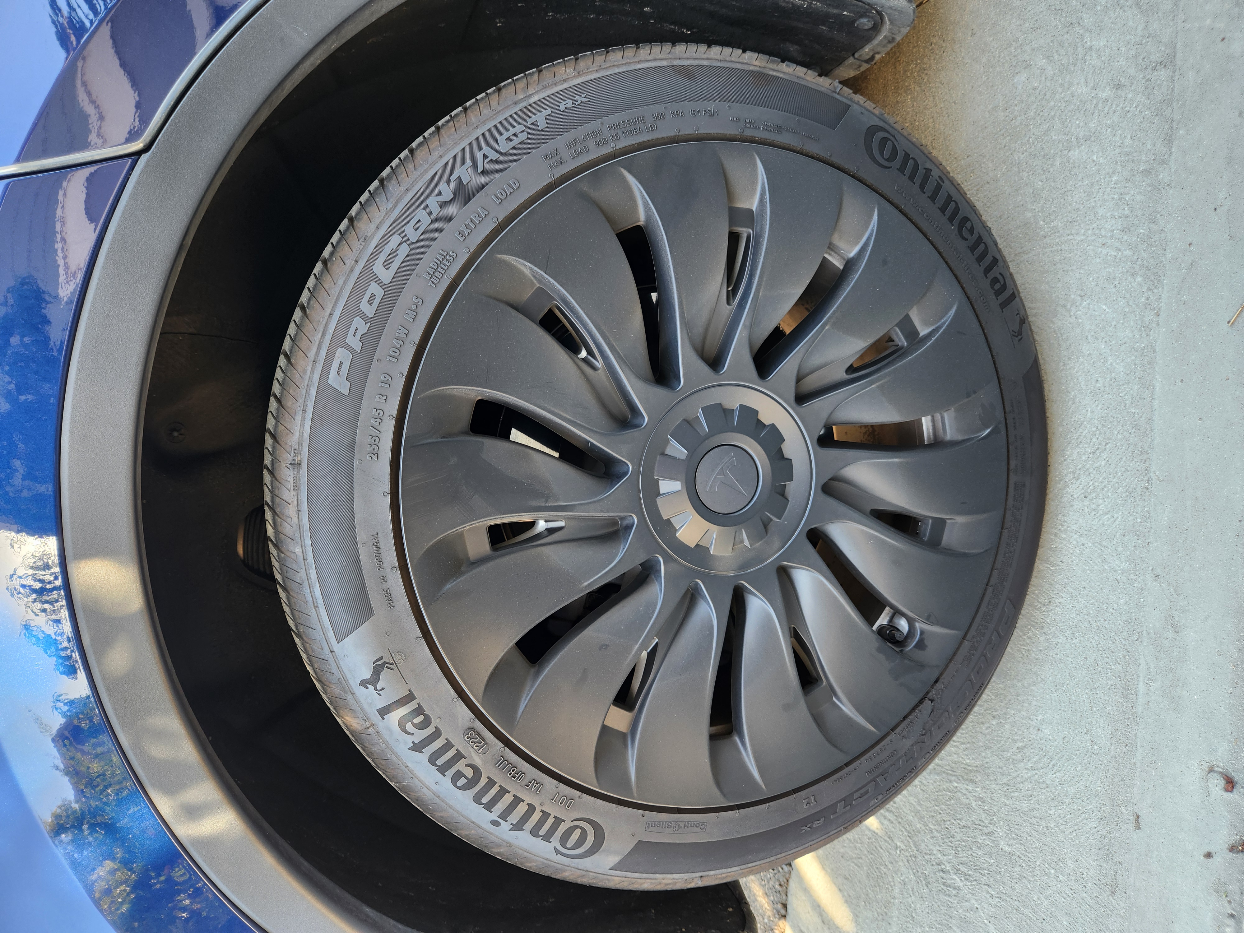 Tesla Model y 12