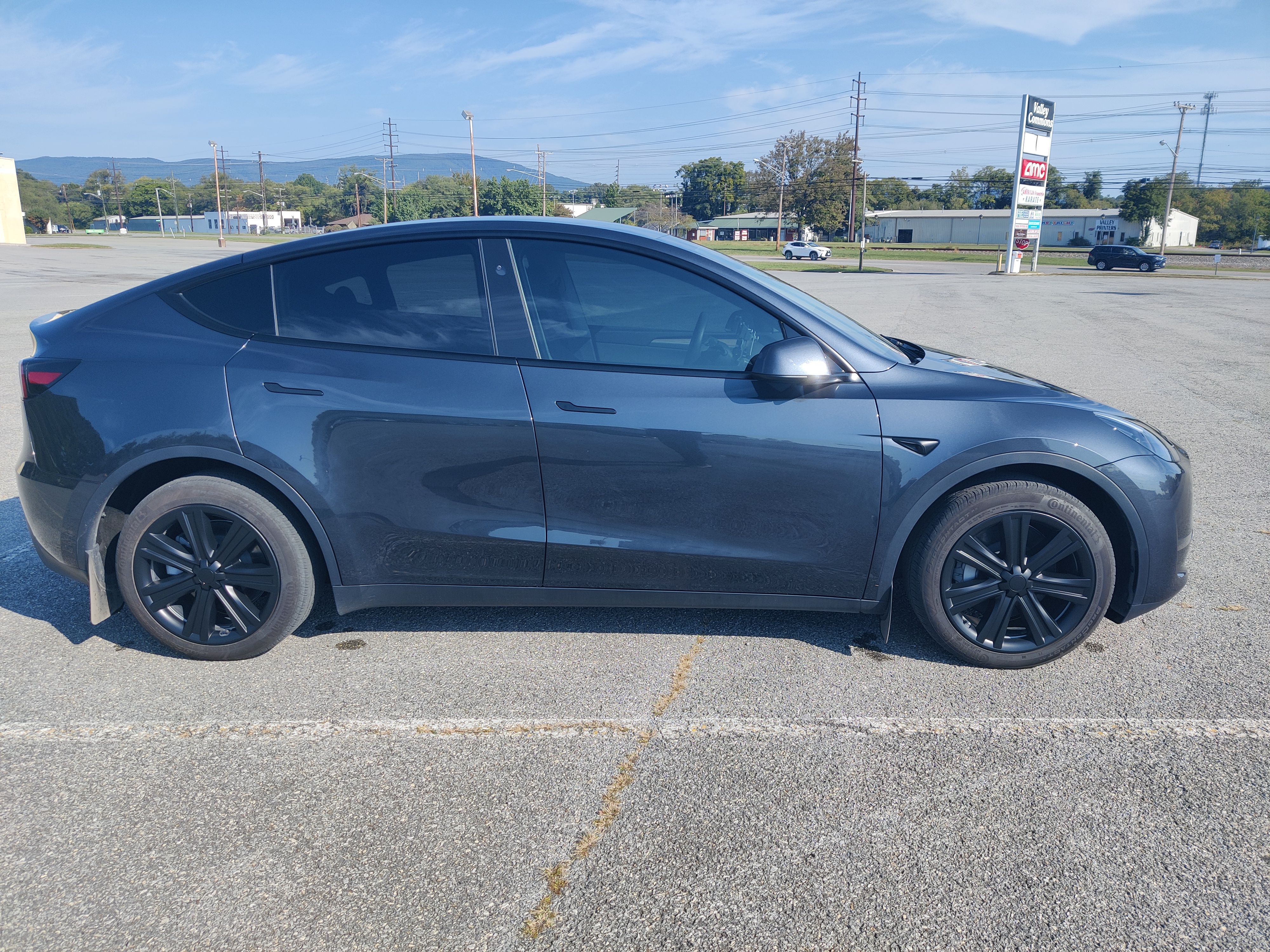Tesla Model Y Long Range AWD 4