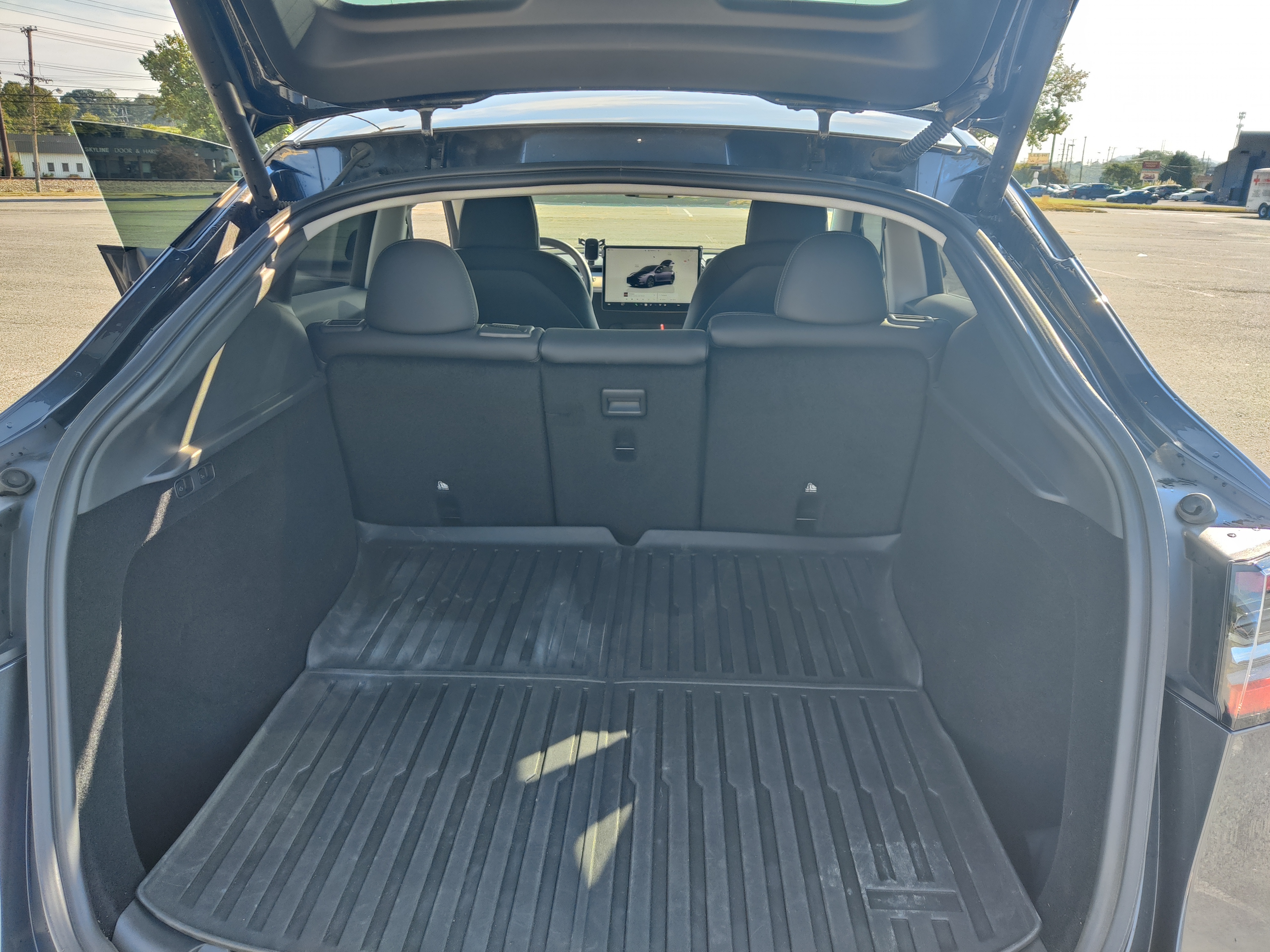 Tesla Model Y Long Range AWD 8