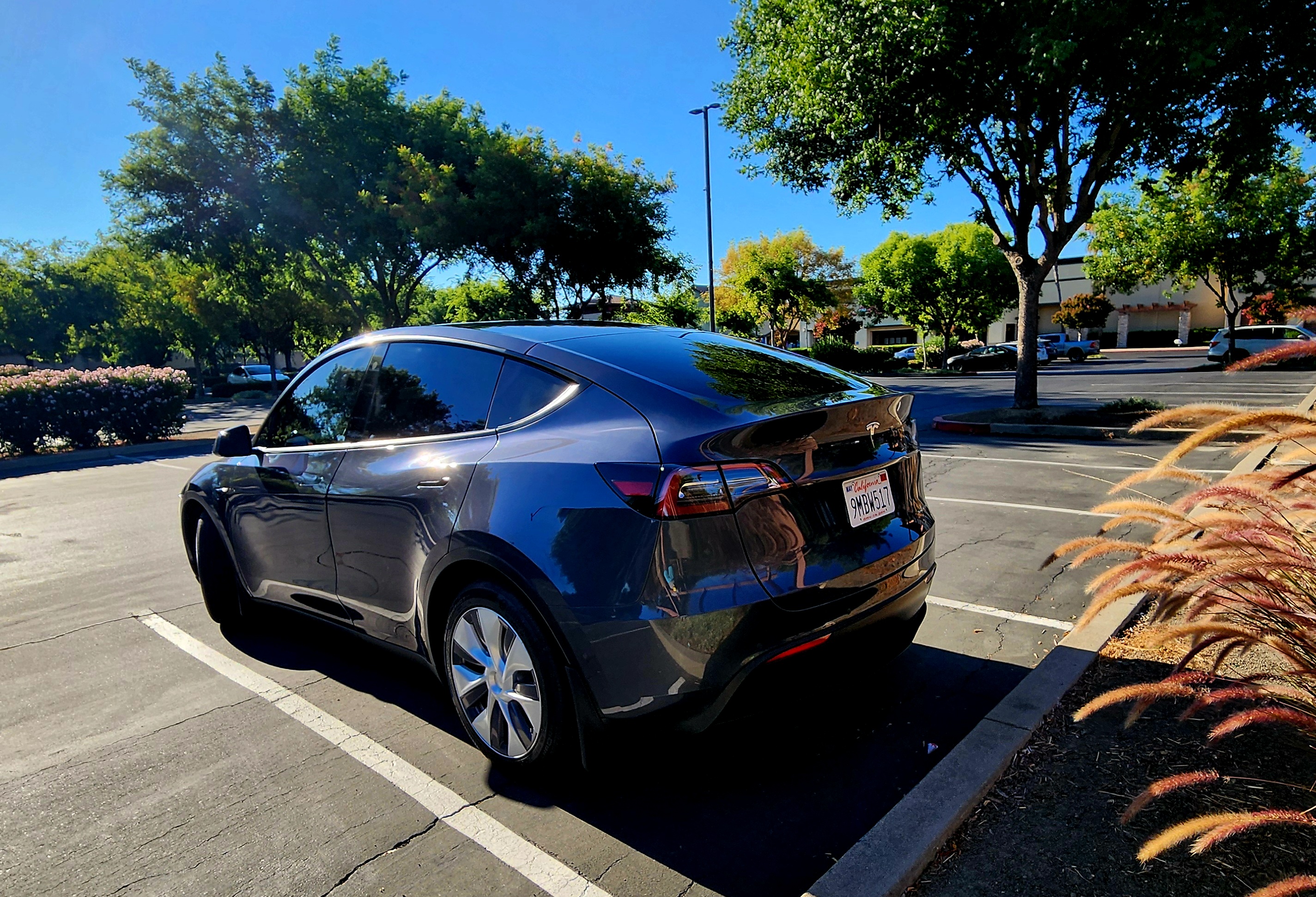 Tesla Model Y long range AWD salvage title 2