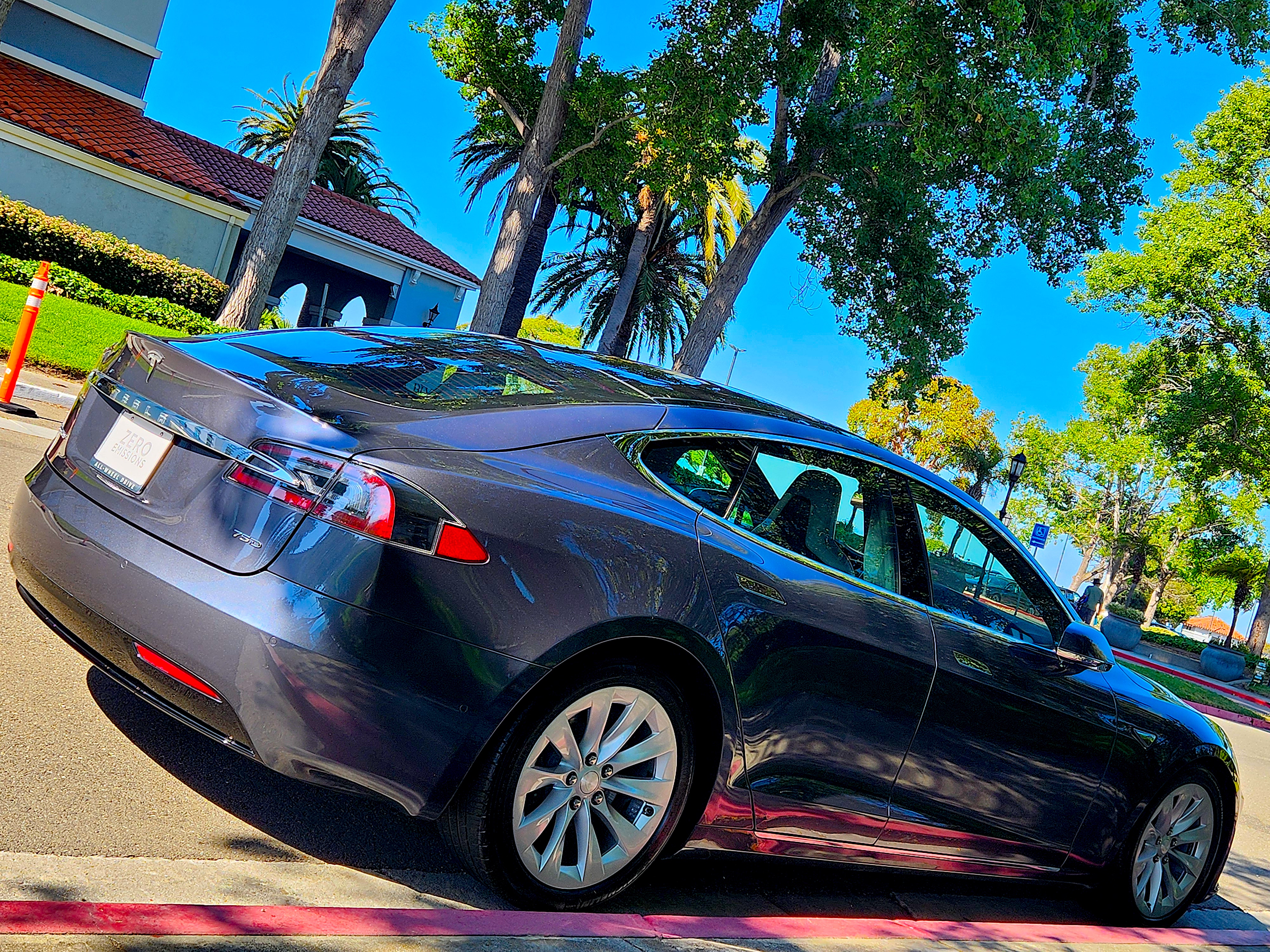Tesla S75D with FREE UNLIMITED SUPERCHARGING 8