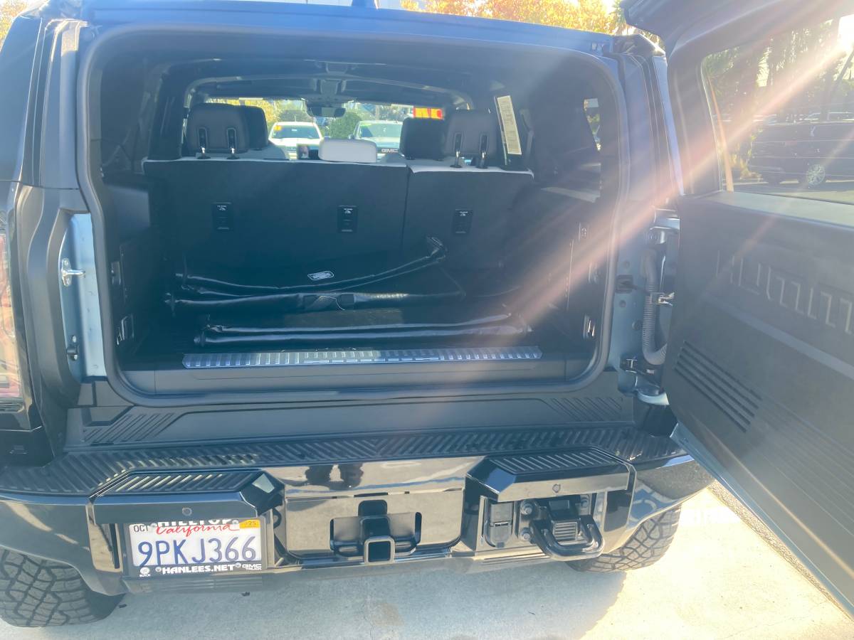 2024 Hummer EV SUV 3X Omega Edition 10