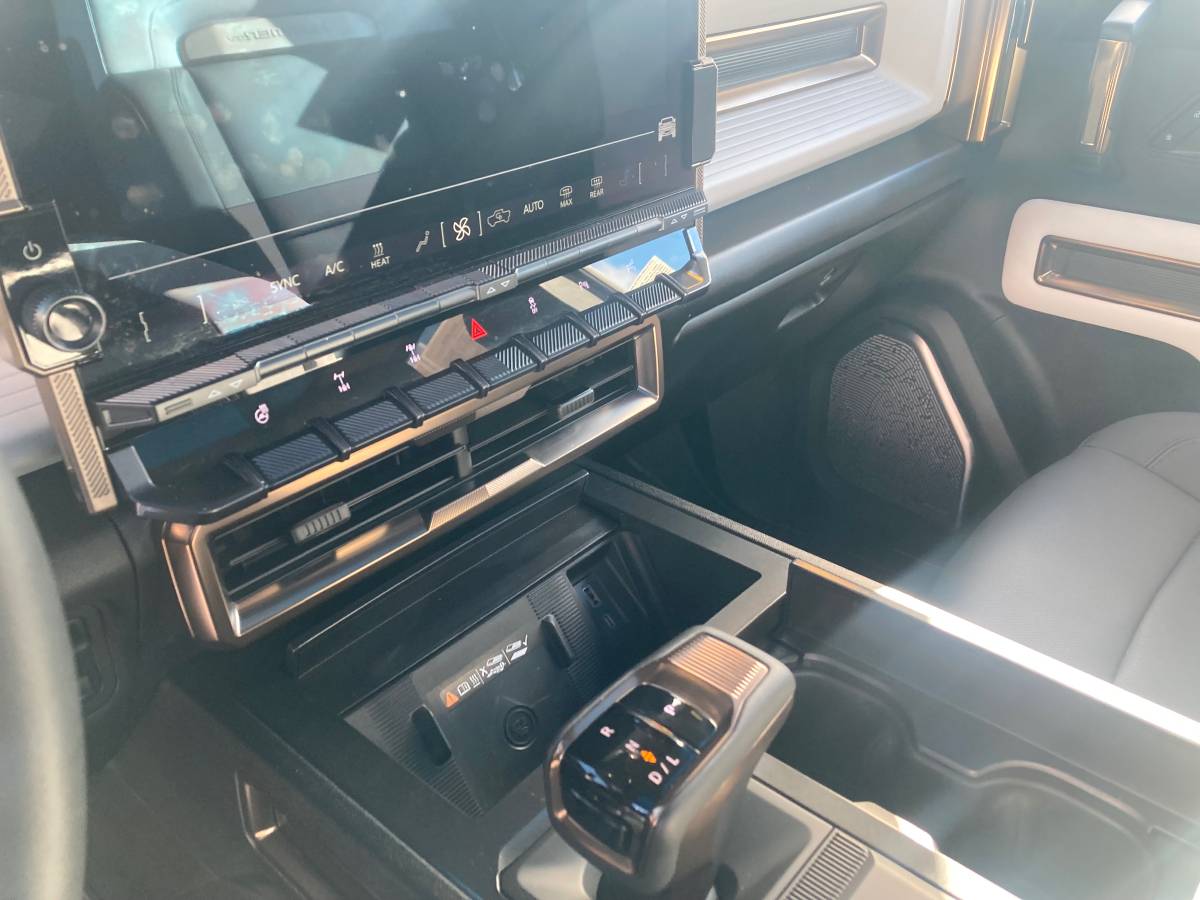 2024 Hummer EV SUV 3X Omega Edition 14