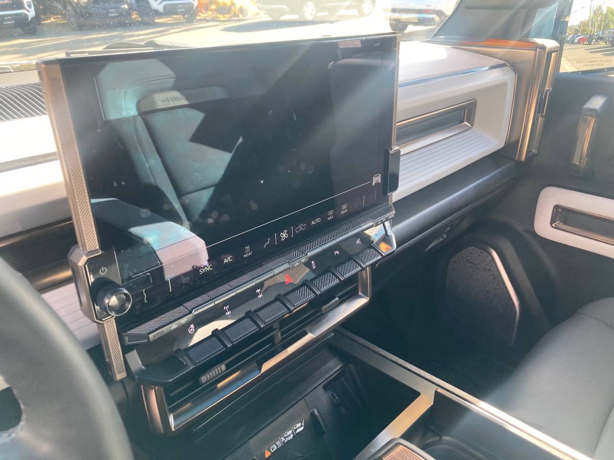 2024 Hummer EV SUV 3X Omega Edition 15