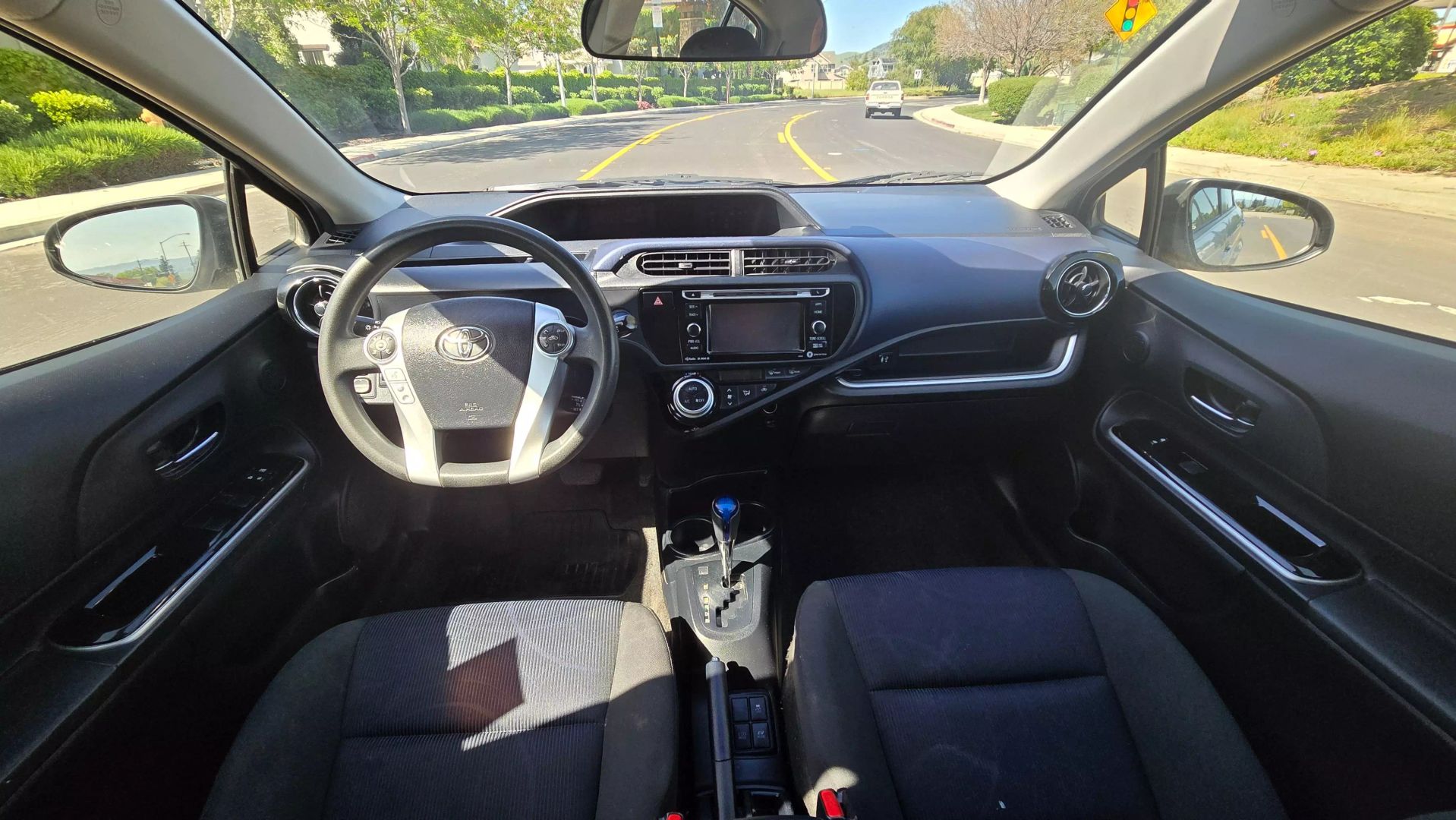 Toyota Prius C 11