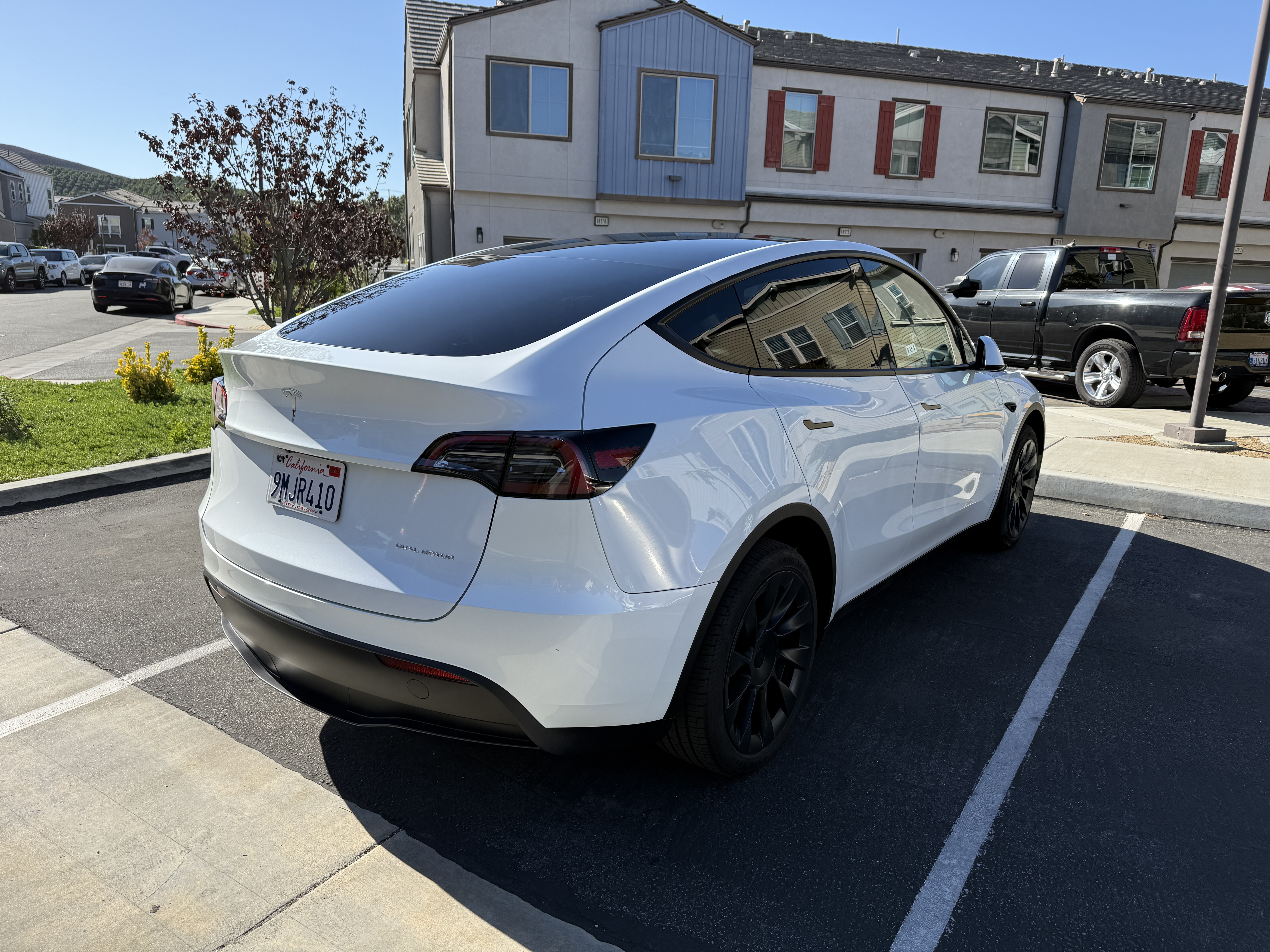 Tesla Model Y Long Range AWD 5
