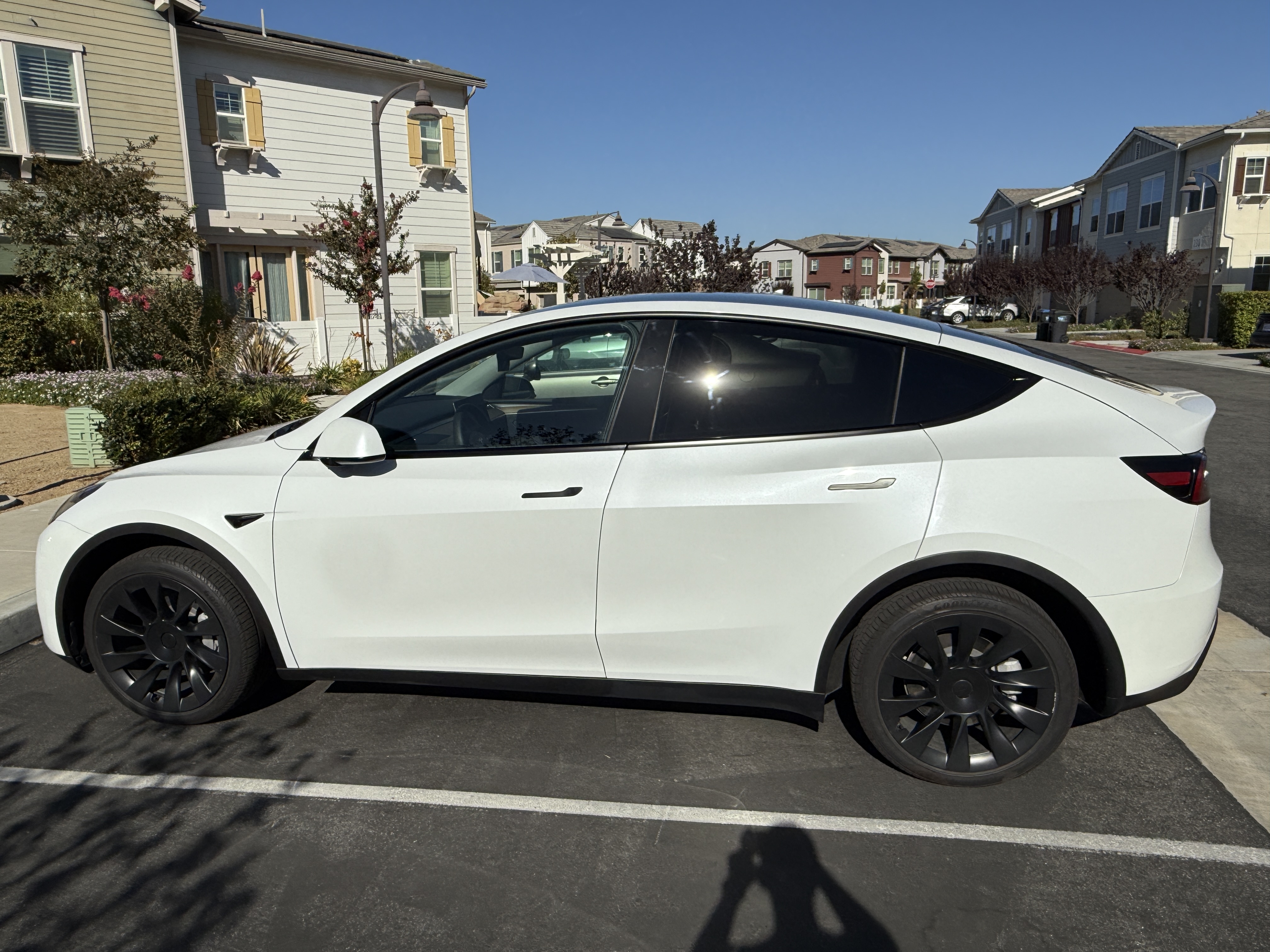 Tesla Model Y Long Range AWD 8