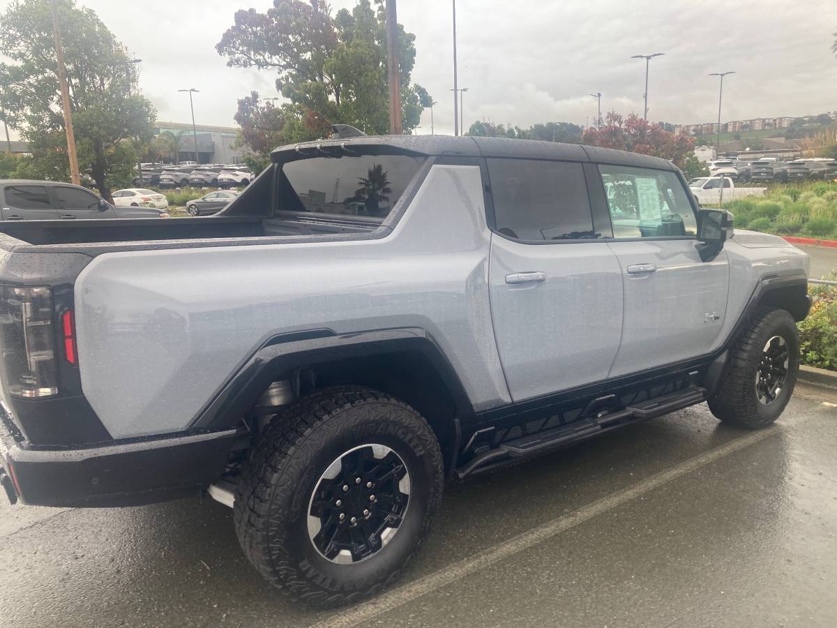 2024 GMC Hummer EV Pickup 3X 8
