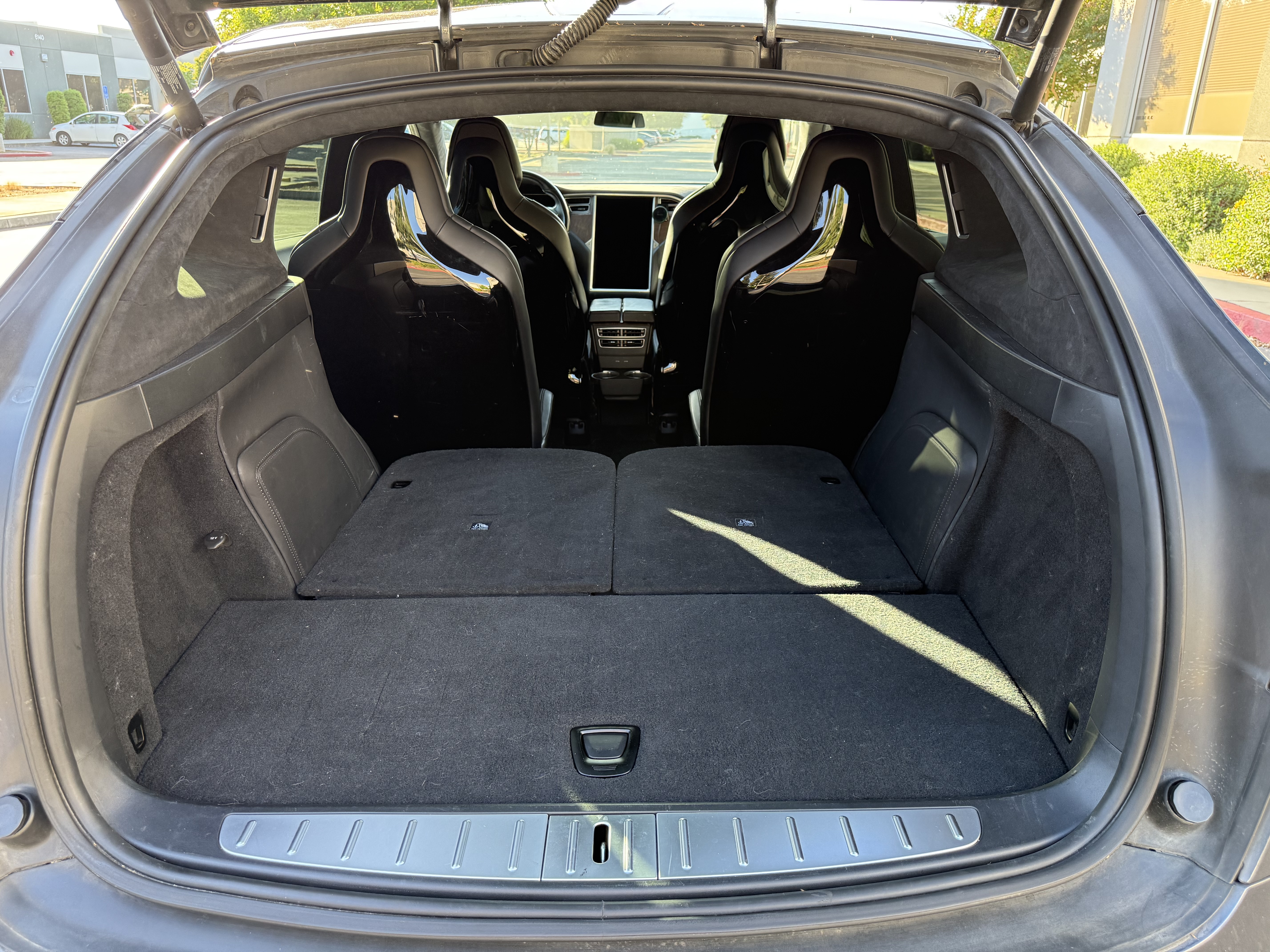 2016 Tesla Model X 90D AWD 11