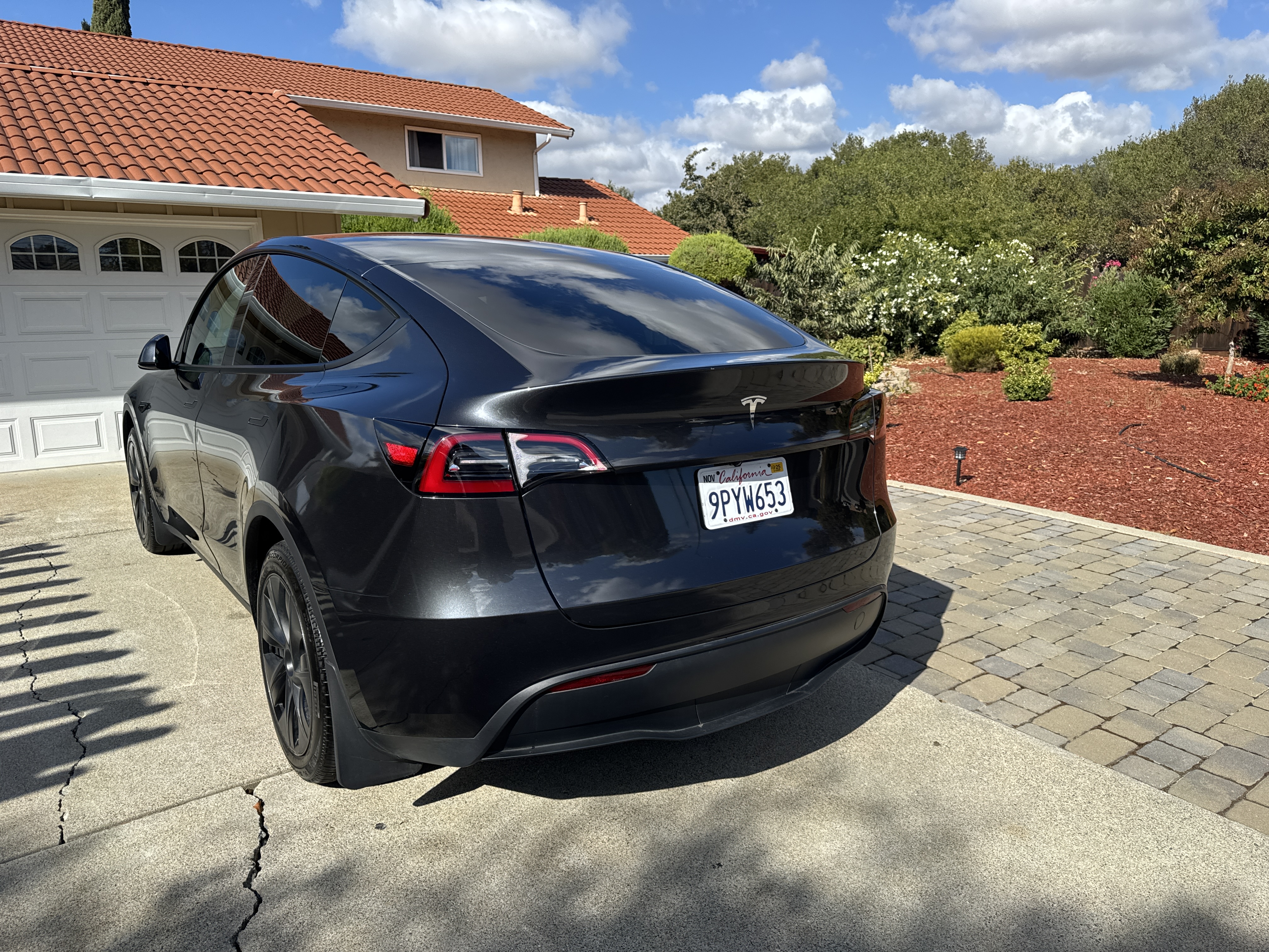 Tesla Model Y 6
