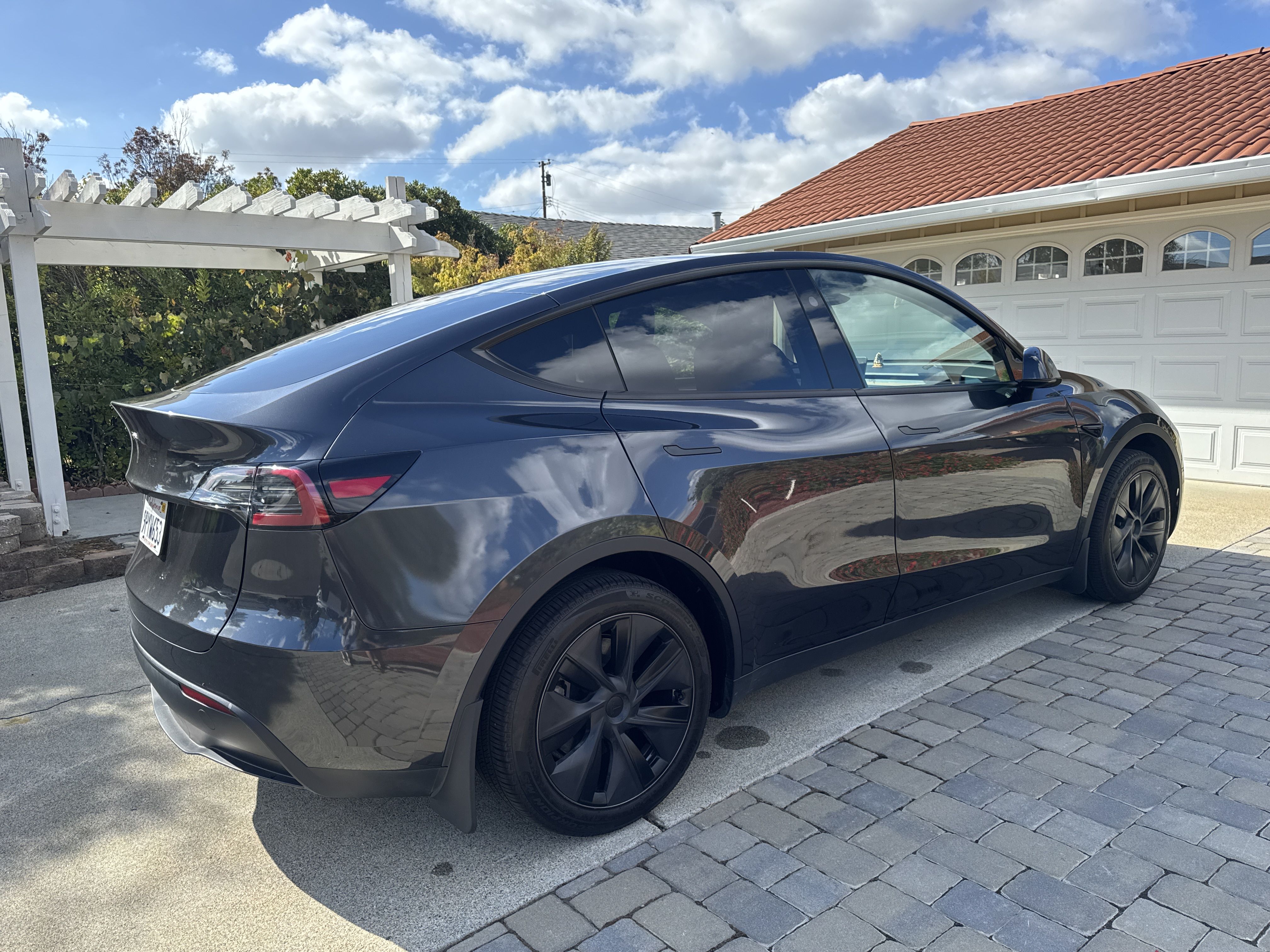 Tesla Model Y 9