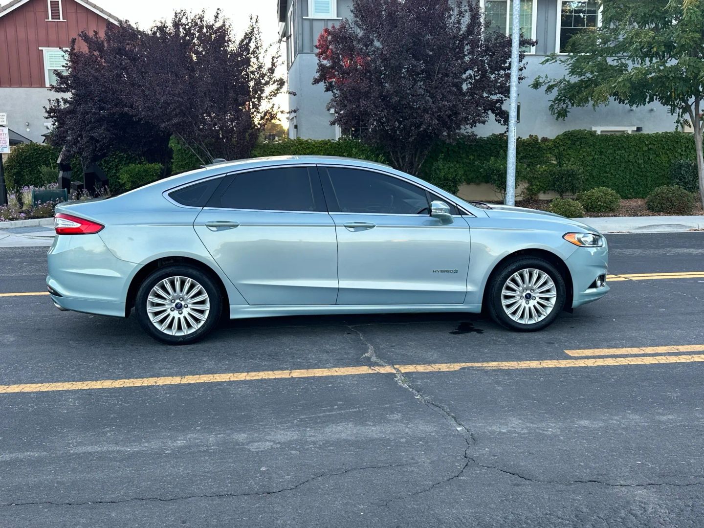 FORD FUSION 4