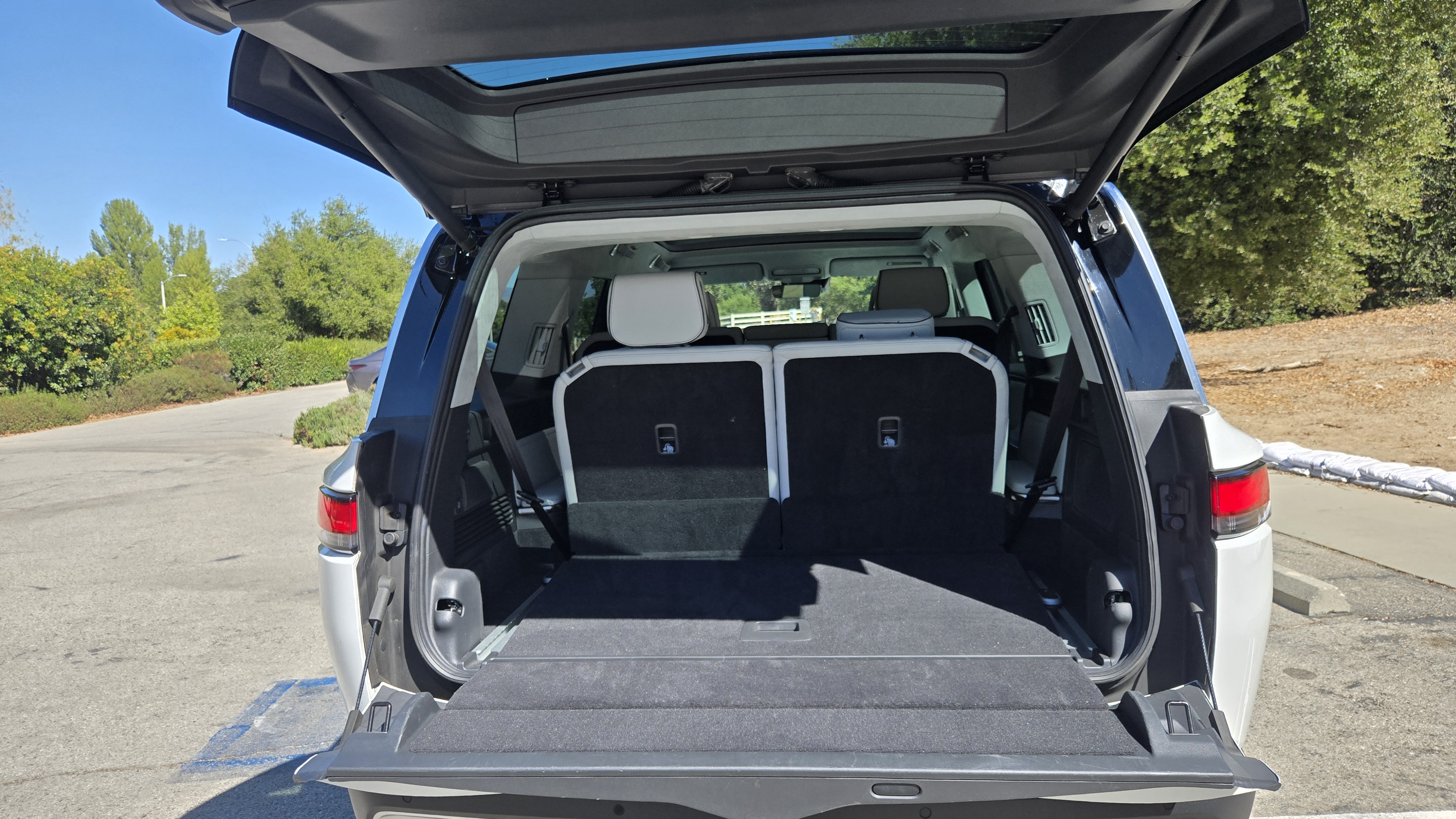 1 2023 Rivian R1S Adventure Quad Motor – 21” Wheels – $10k+ Upgrades 16