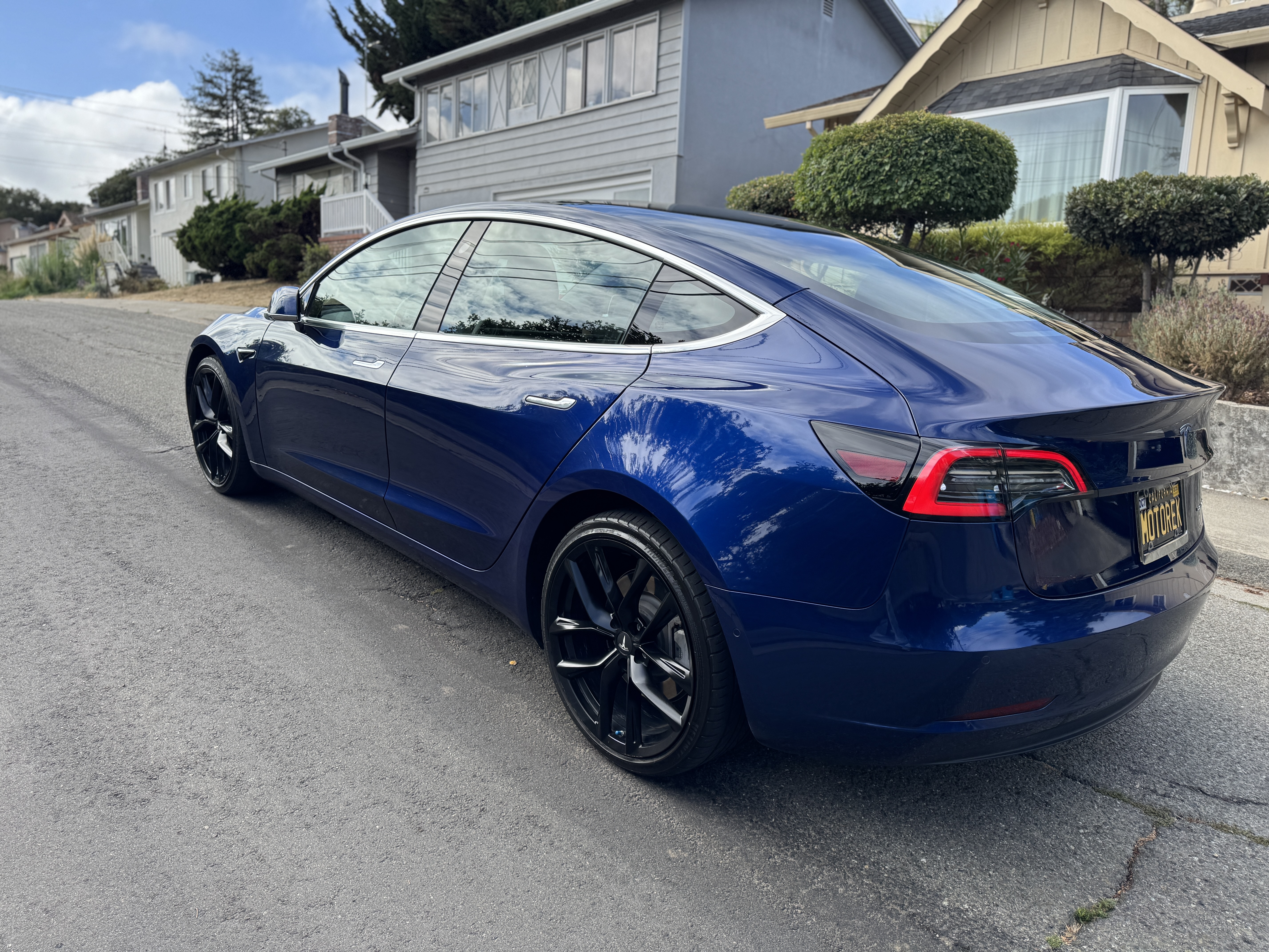 Tesla model 3 - extended range AWD 4