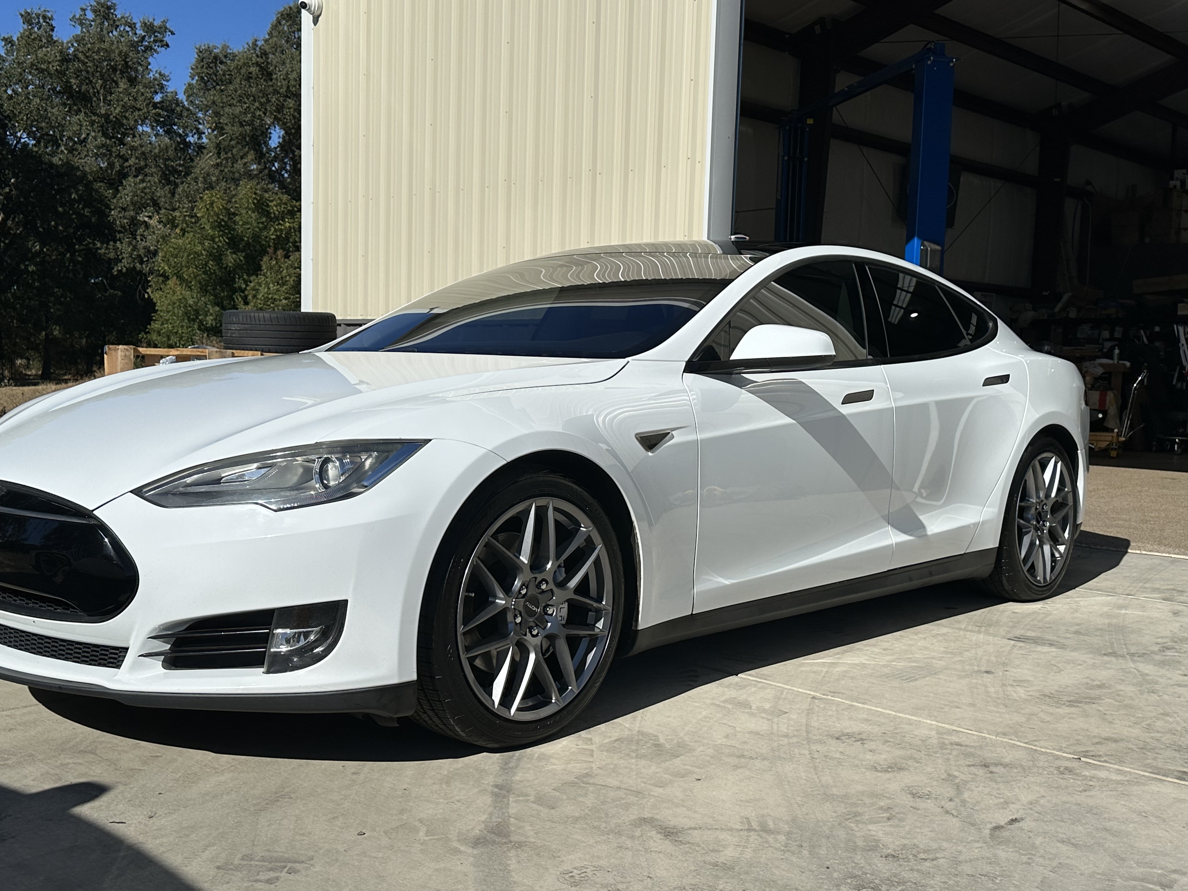 Tesla Model S 2