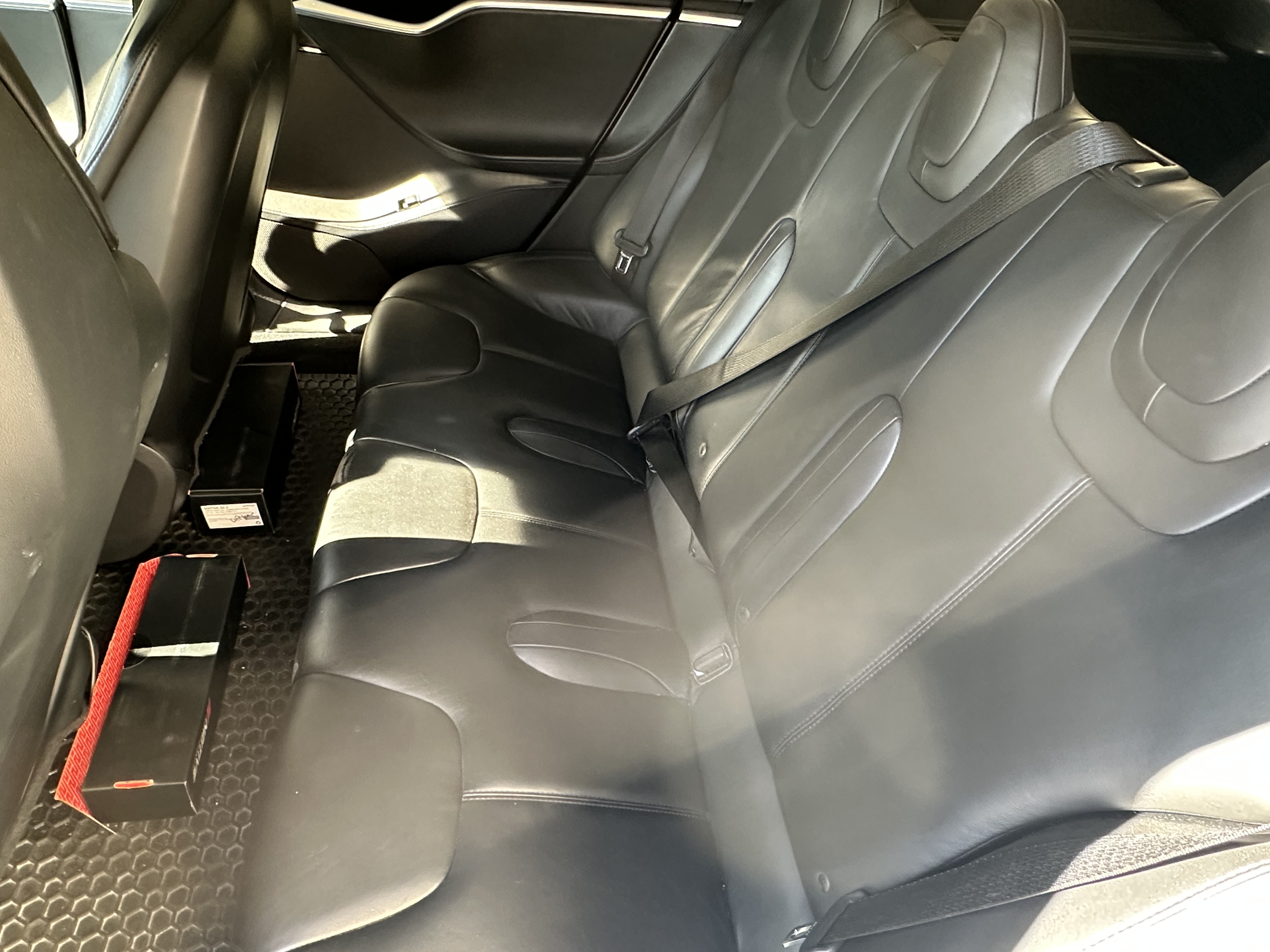 Tesla Model S 8