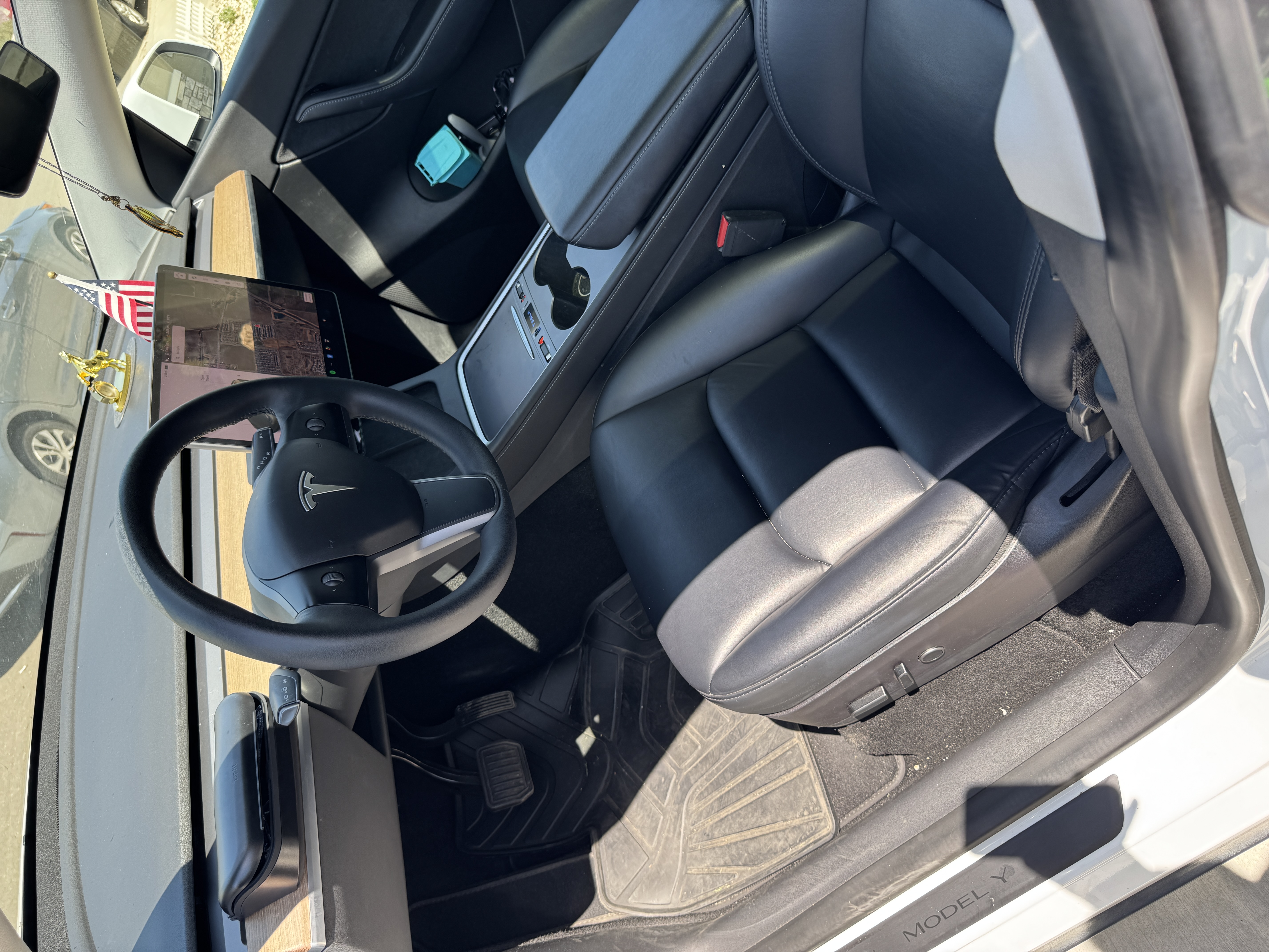 Tesla model Y 3