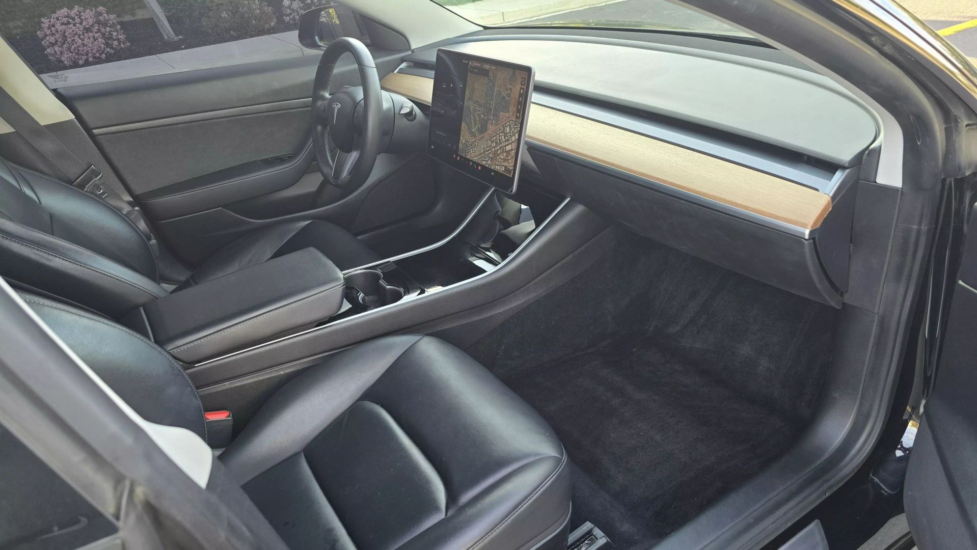 Tesla Model 3 8