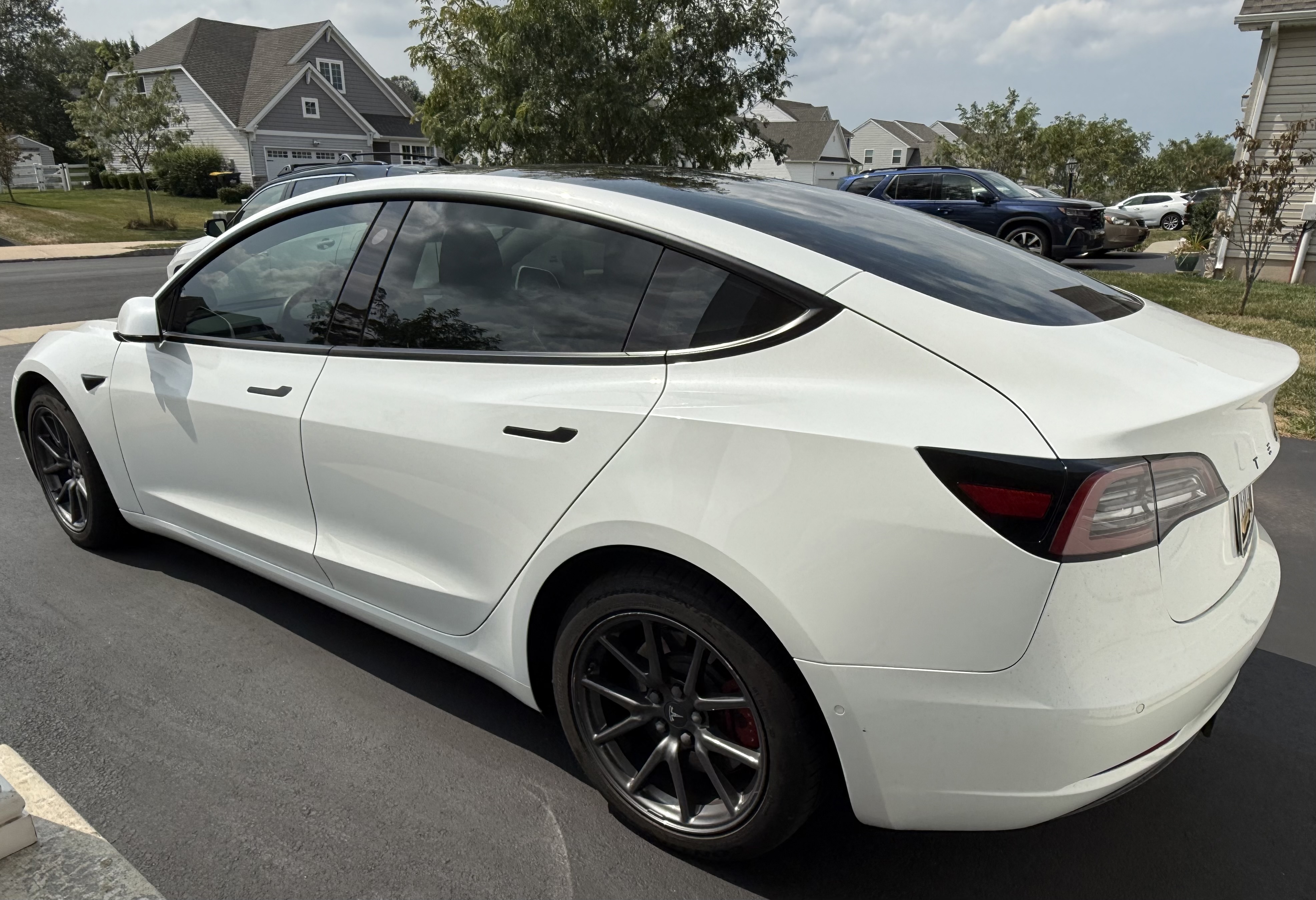 Tesla Model 3 4