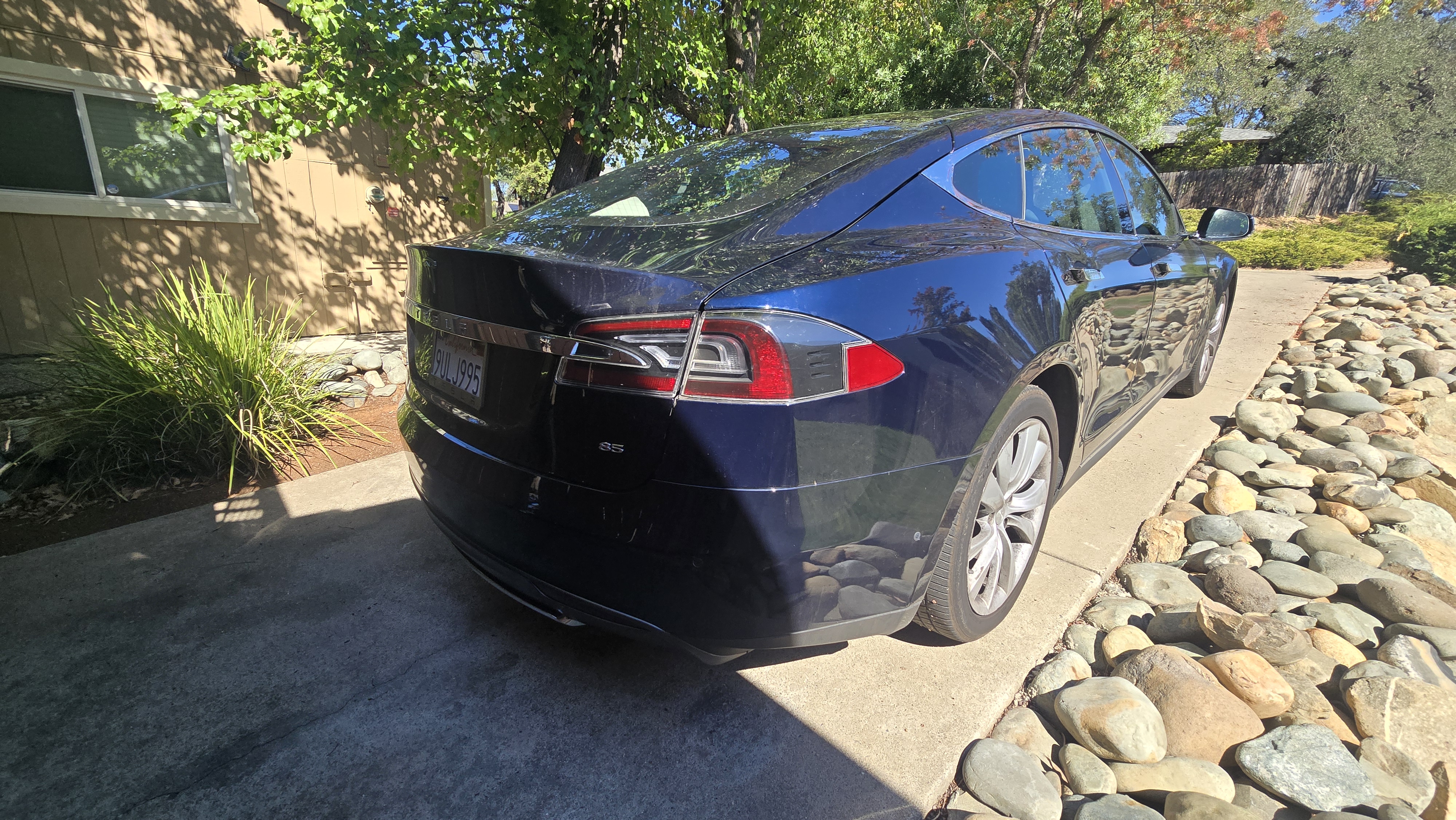 2014 Tesla S 85 - Free Unlimited Supercharging + MCU2 7