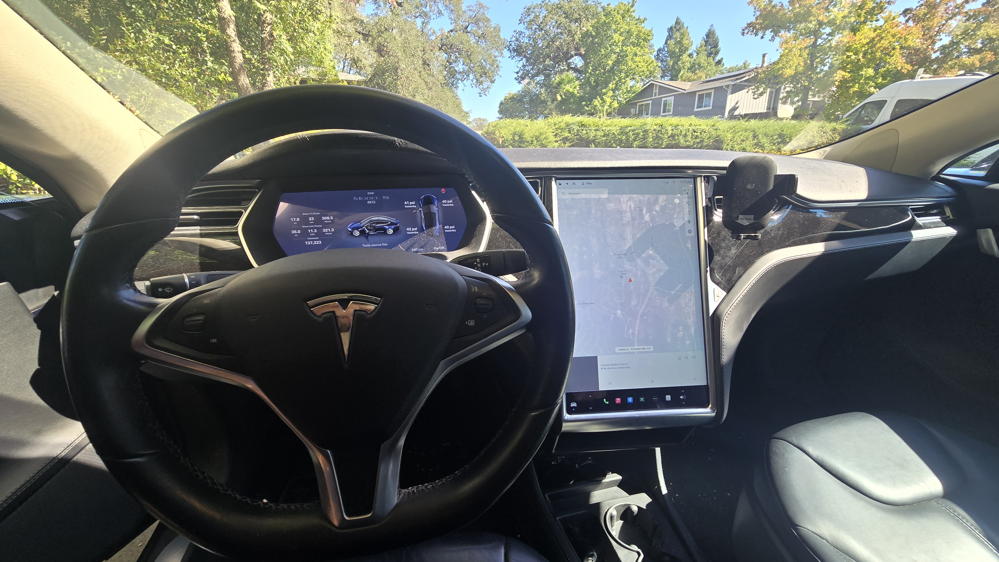 2014 Tesla S 85 - Free Unlimited Supercharging + MCU2 4