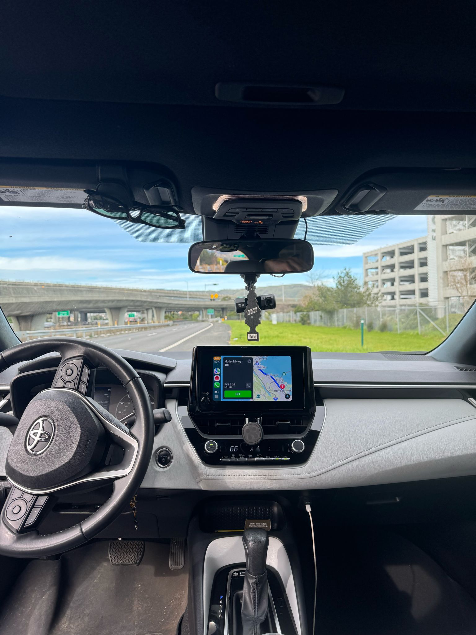 Toyota Corolla Hybrid 9