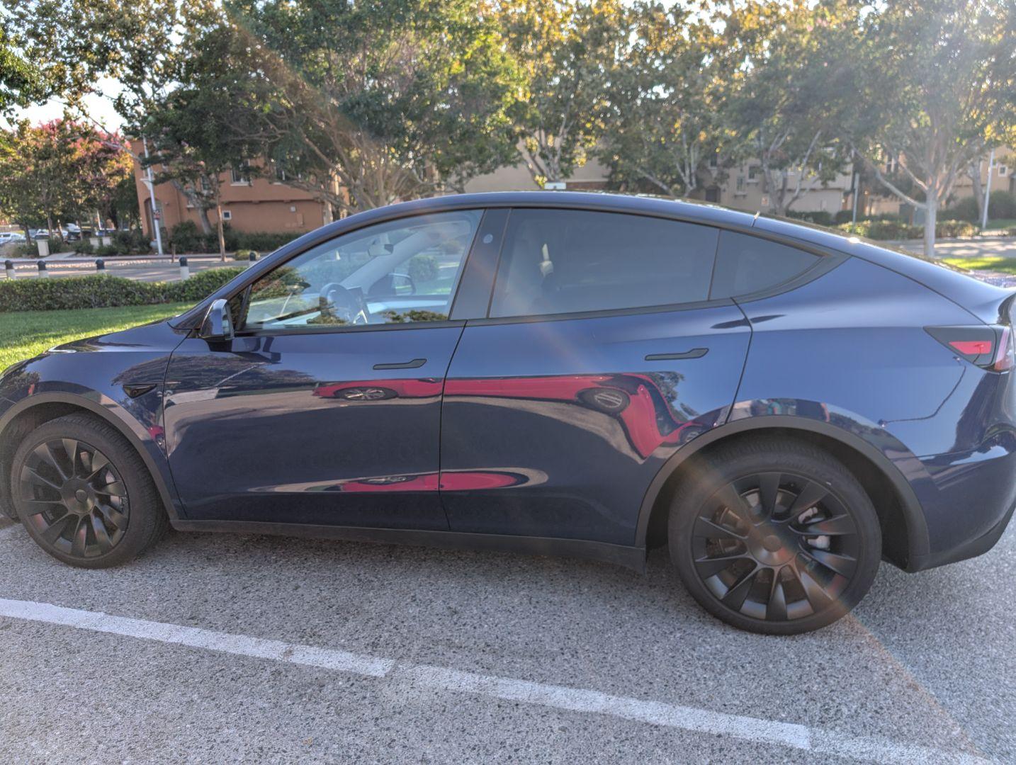 Tesla model Y 5