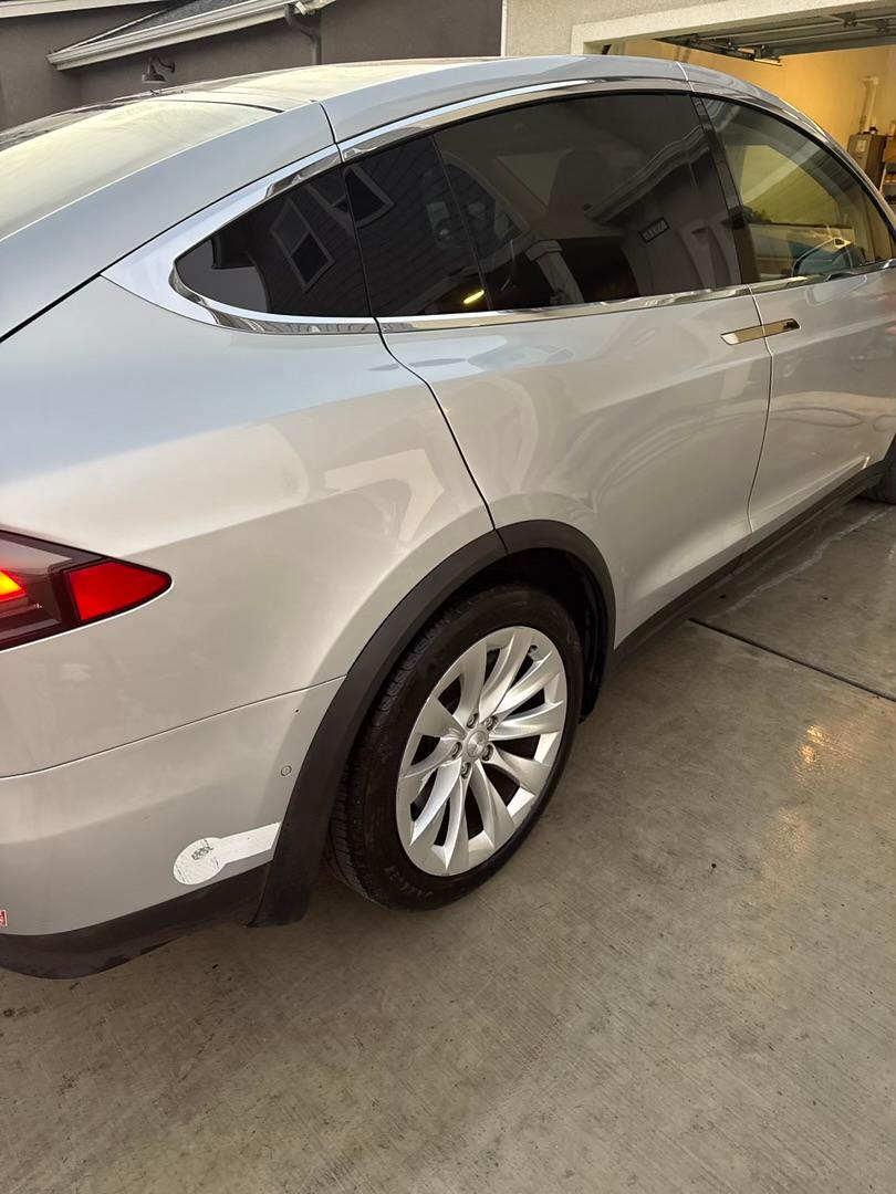 Tesla model X 75 D Free super charging 7