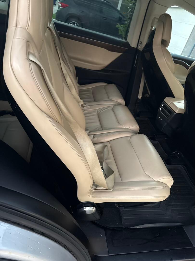 Tesla model X 75 D Free super charging 8