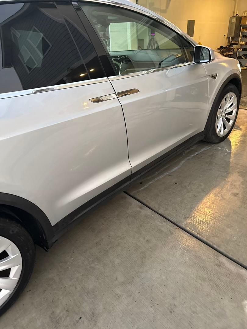Tesla model X 75 D Free super charging 11