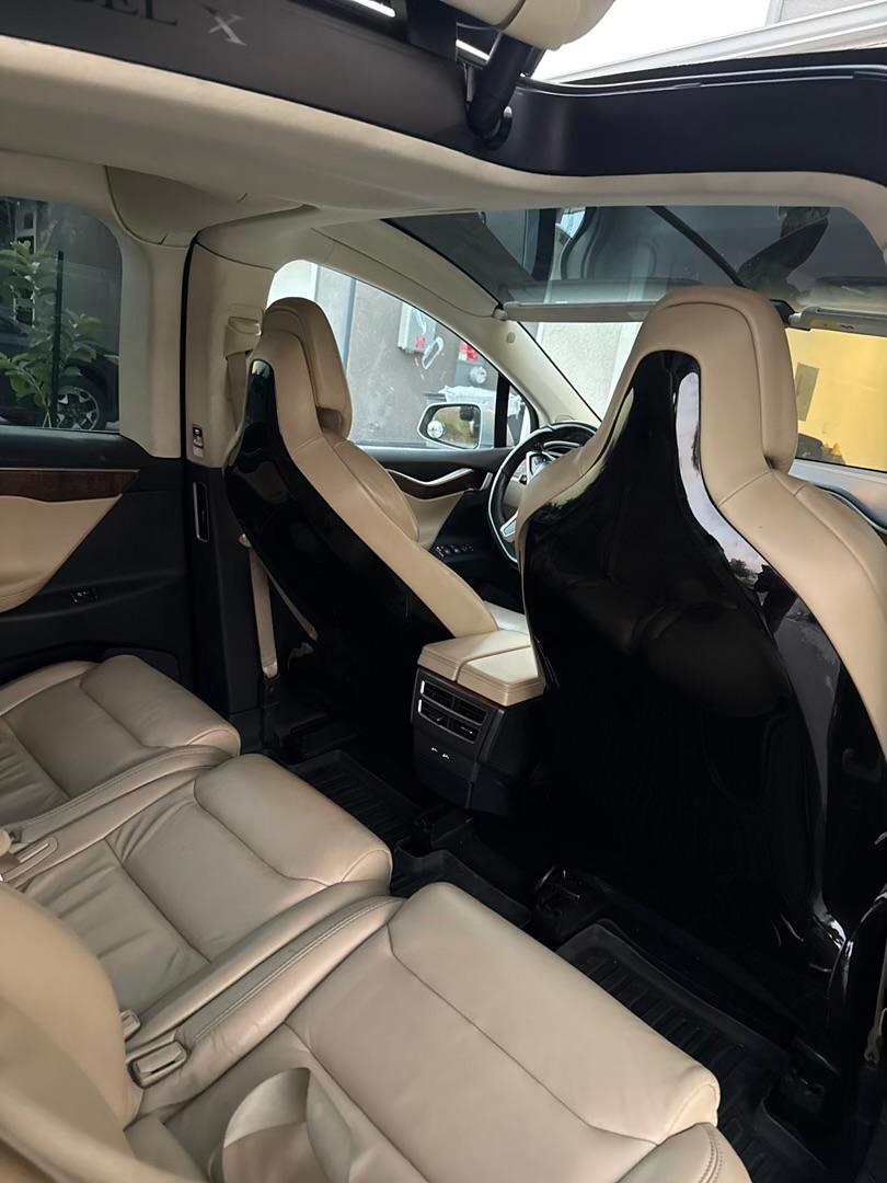 Tesla model X 75 D Free super charging 12
