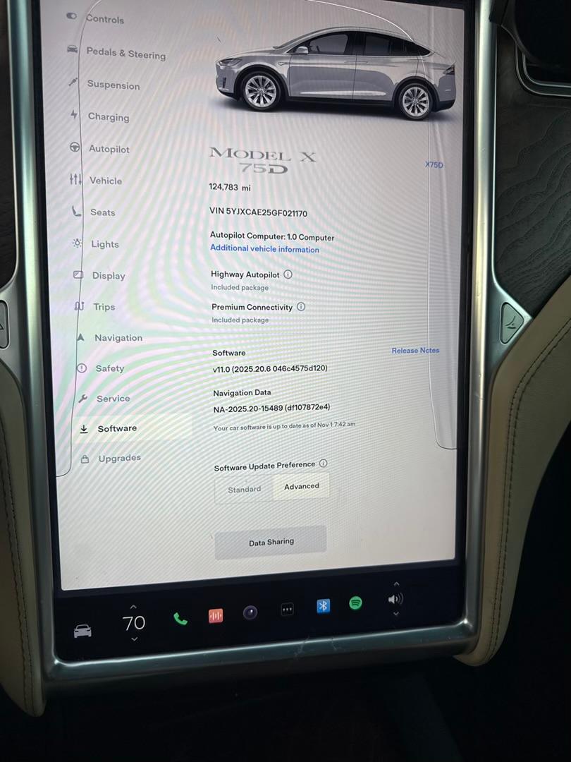 Tesla model X 75 D Free super charging 13