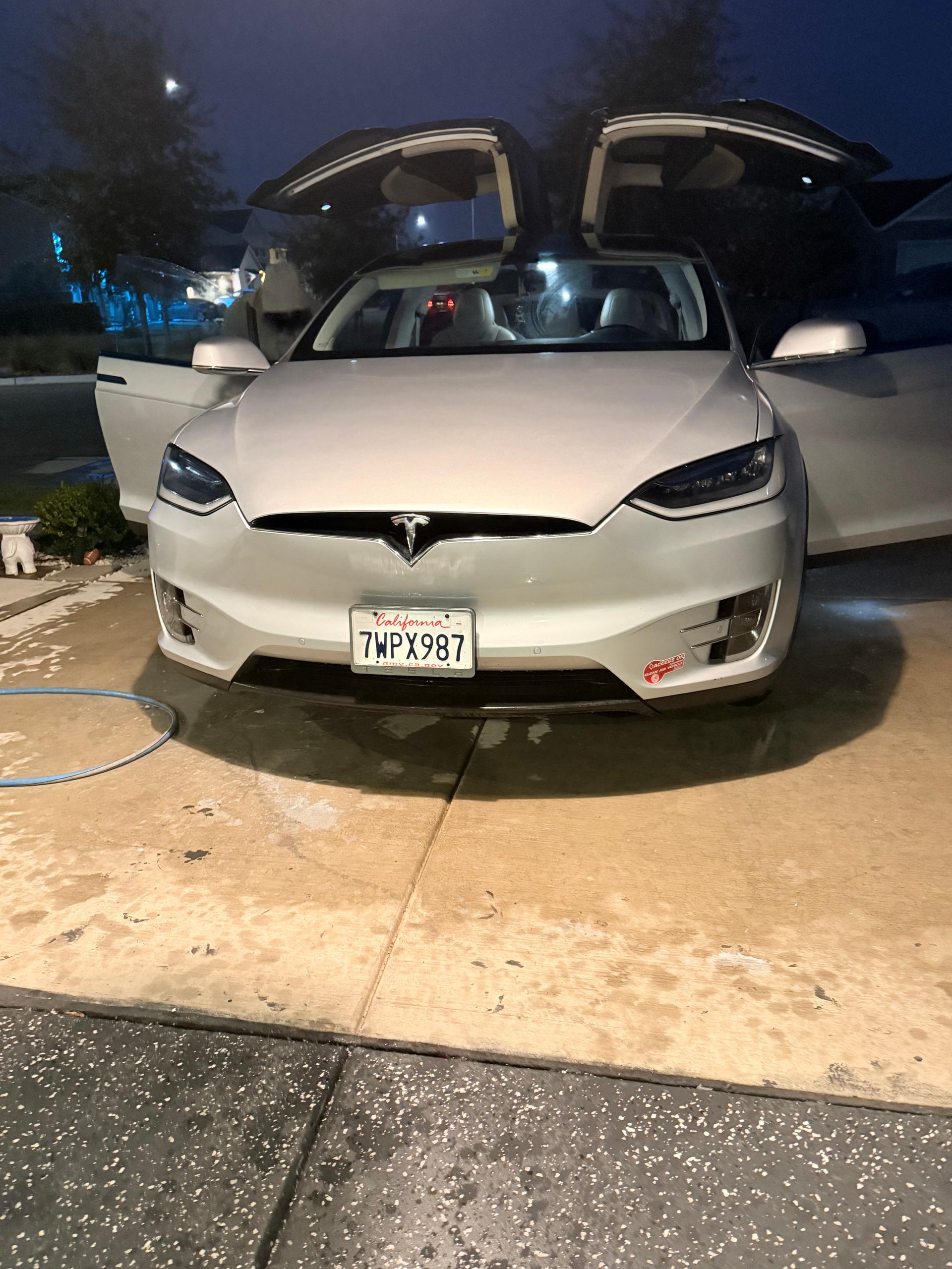 Tesla model X 75 D Free super charging 2