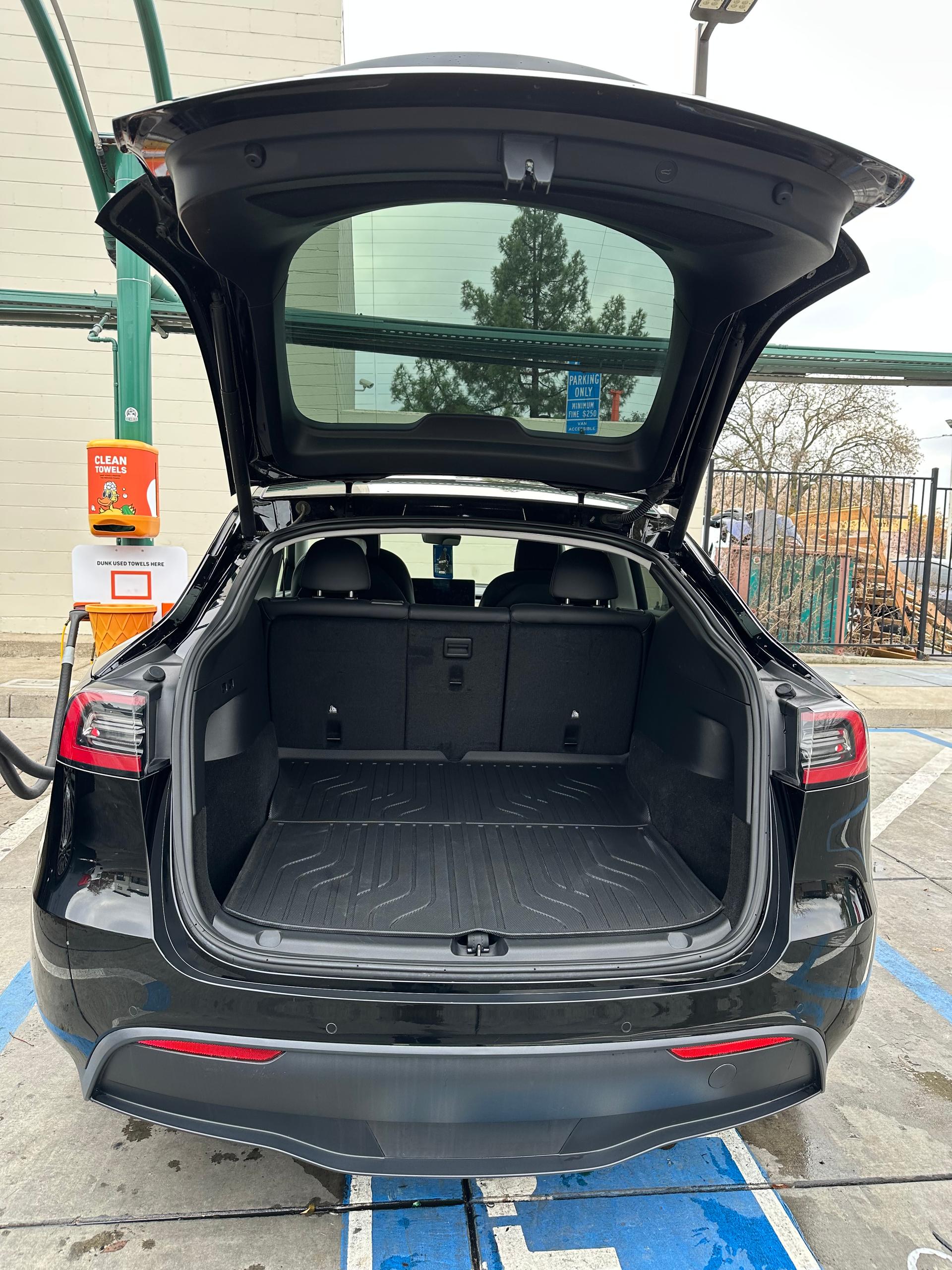 2022 Tesla Model Y LR, AWD, Clean Title 8